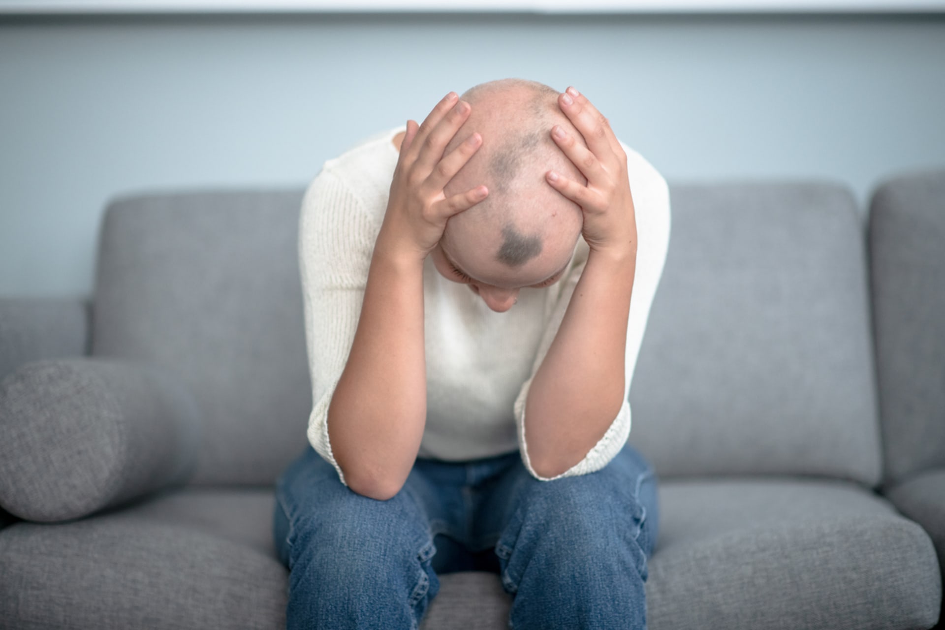 Lidé trpící alopecií mívají problémy s depresemi