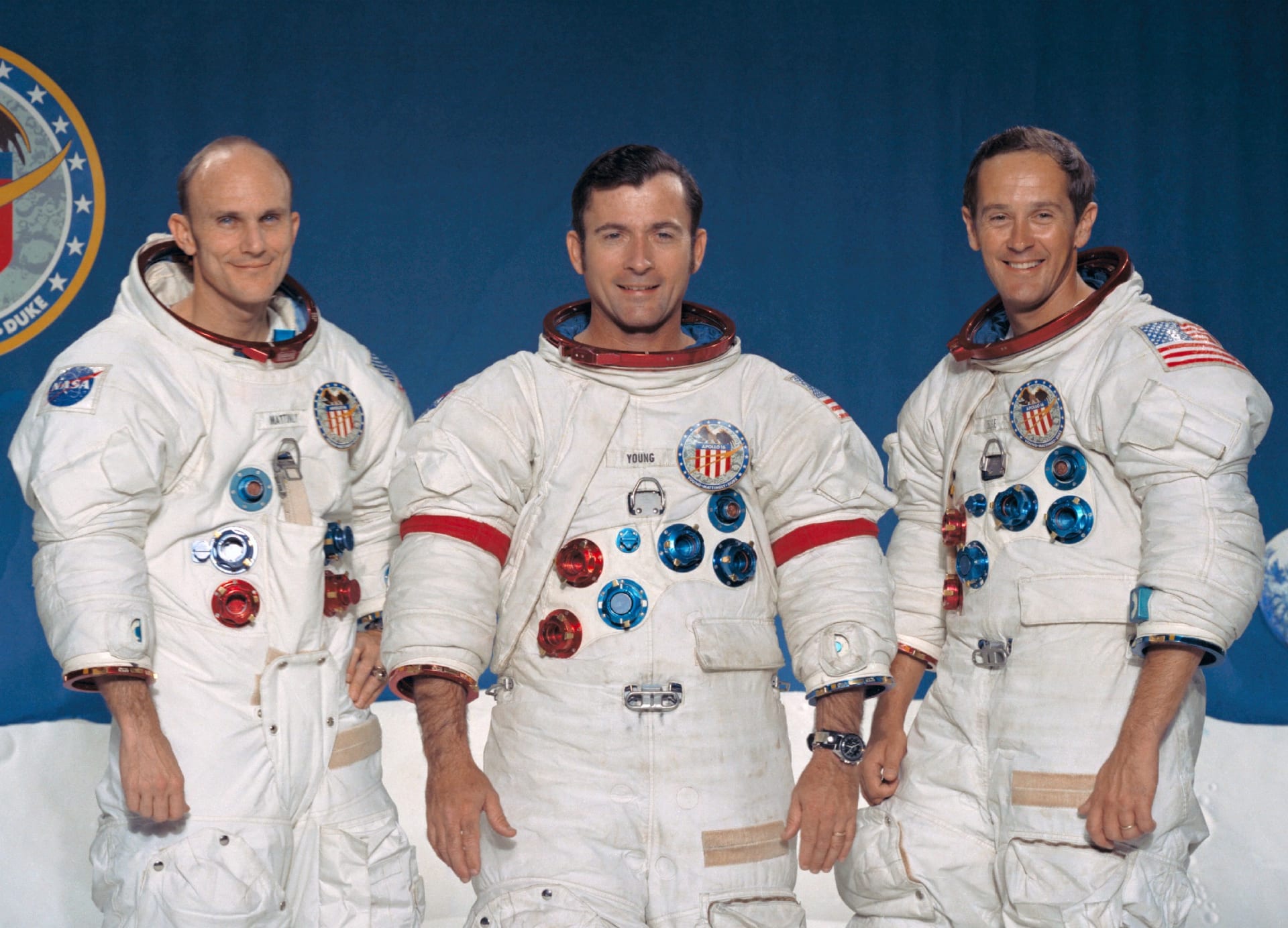 Posádka Apolla 16: Zleva T. K. Mattingly, J. Young, C. Duke