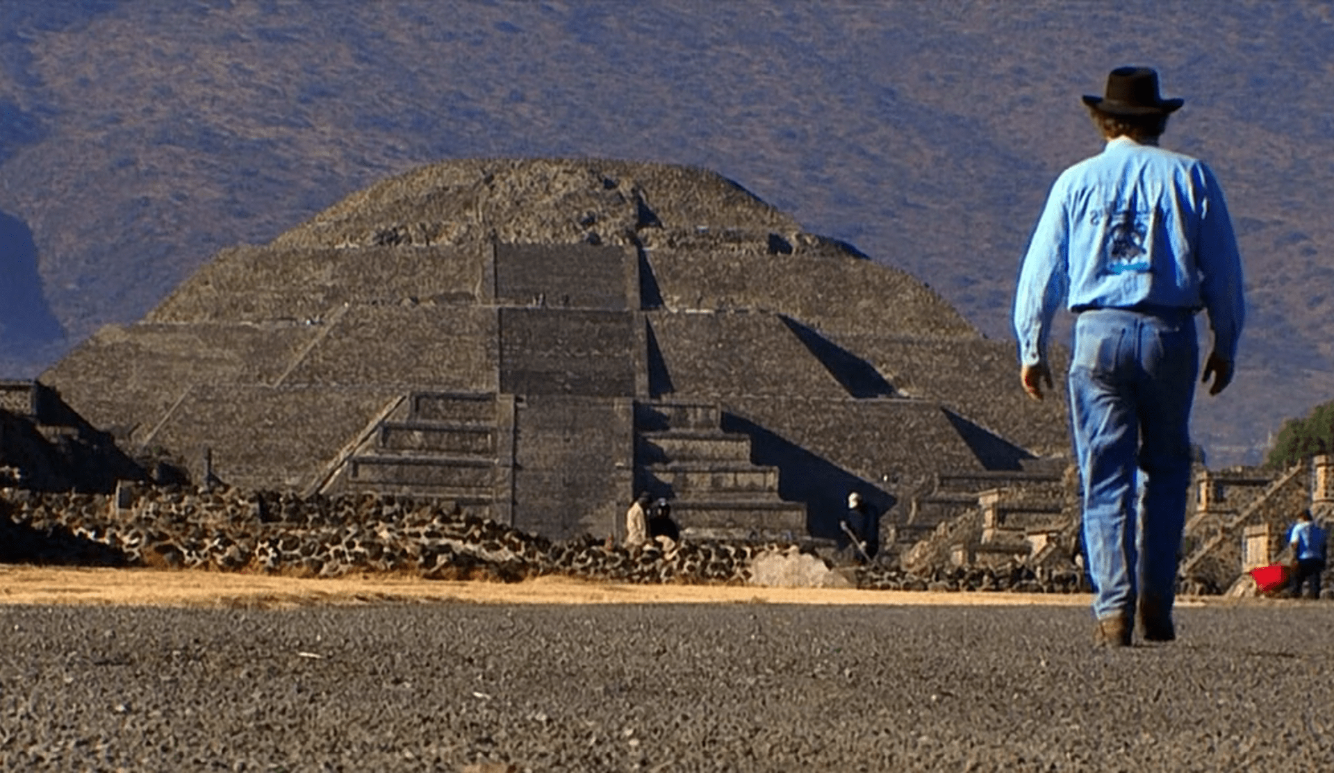 Vetřelci dávnověku, pyramida