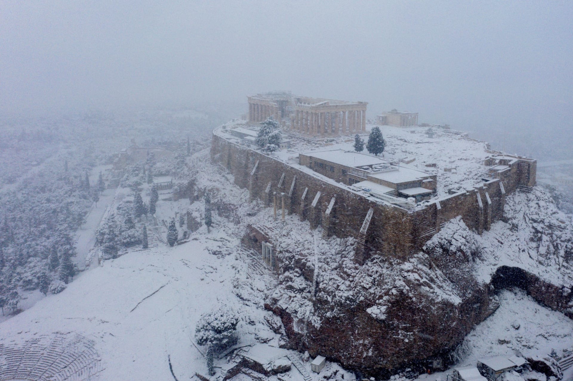 Sněhová nadílka v řecké Akropoli
