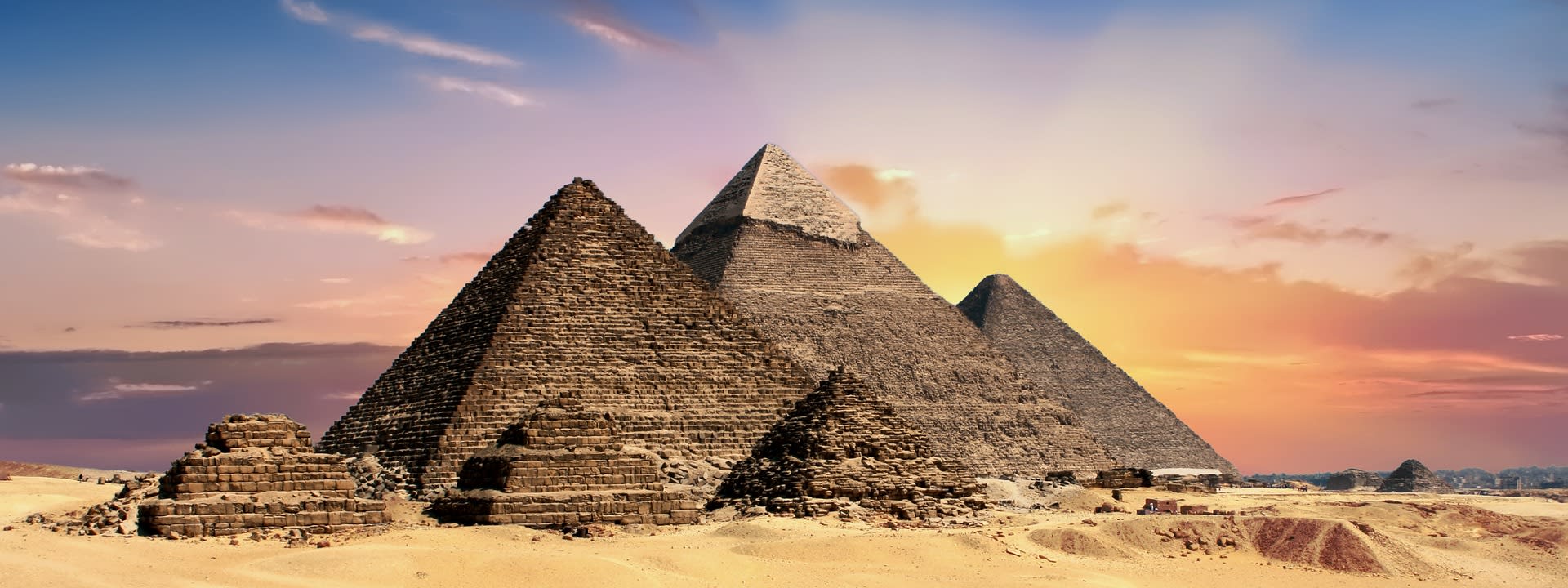 Vloupala se Joan Howard i do egyptských pyramid?