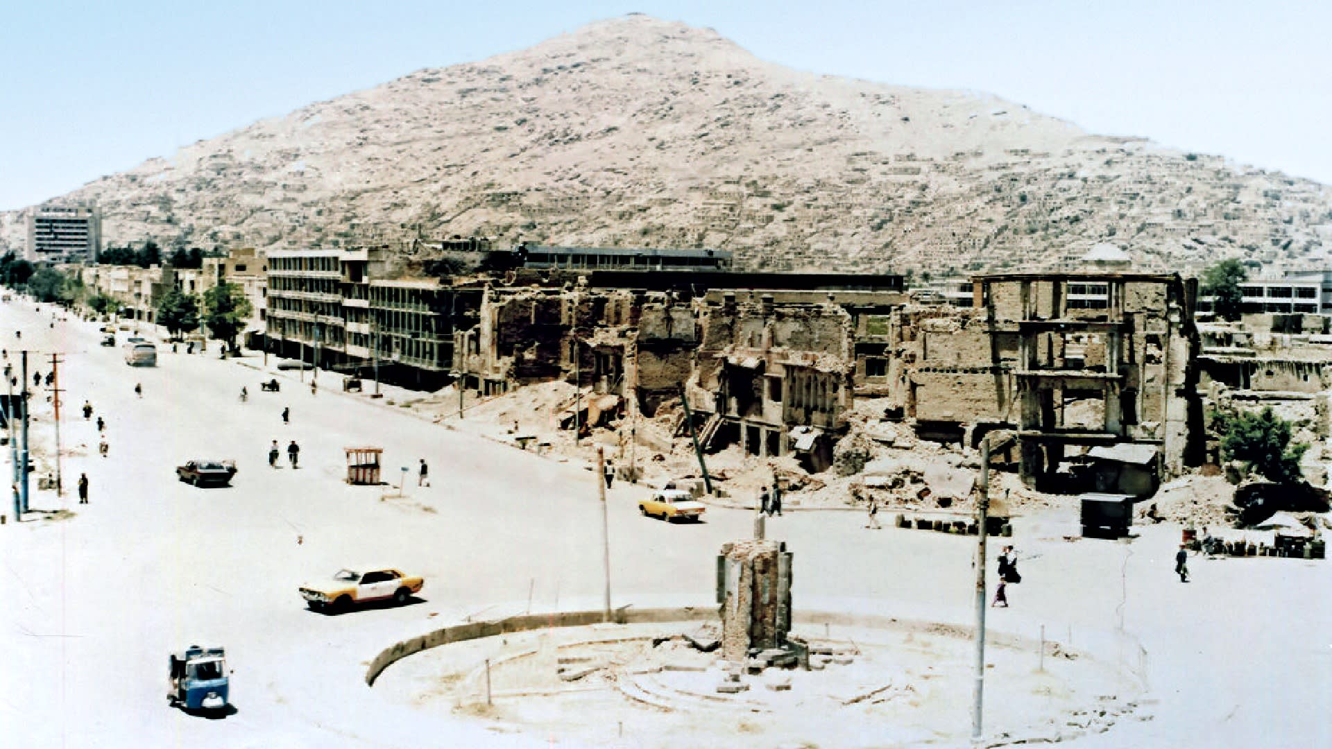 Válkou zničený Kábul