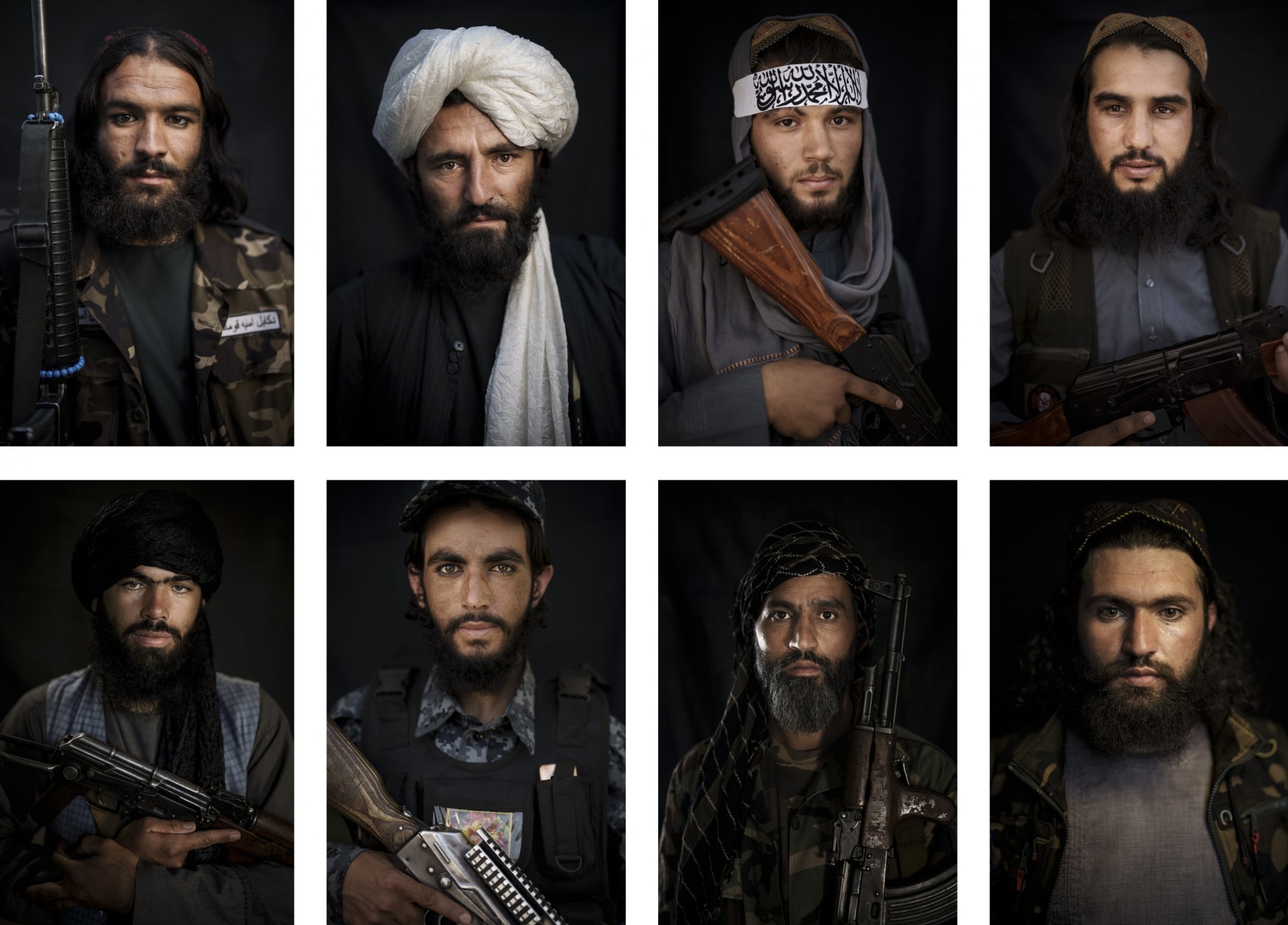Příslušníci Tálibánu vyfotografovaní na různých kontrolních stanovištích v Kábulu v září 2021
