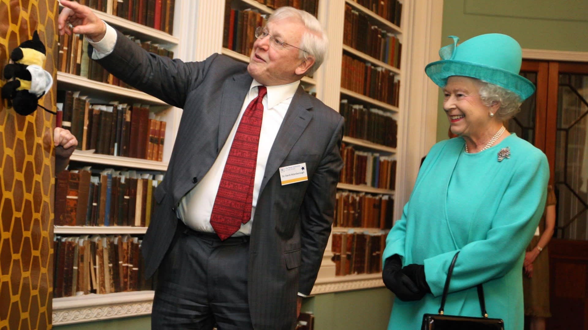 David Attenborough a královna Alžběta II.
