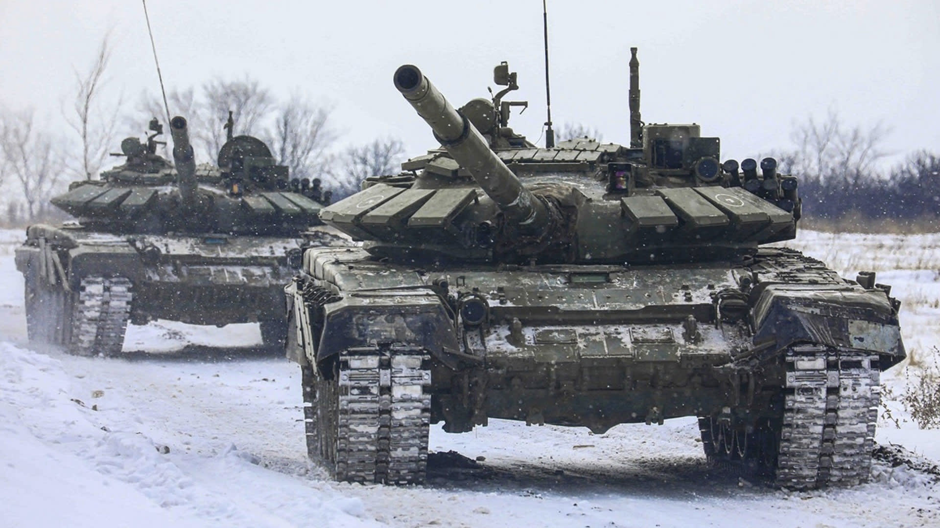 Rusové k Ukrajině směřují i tanky