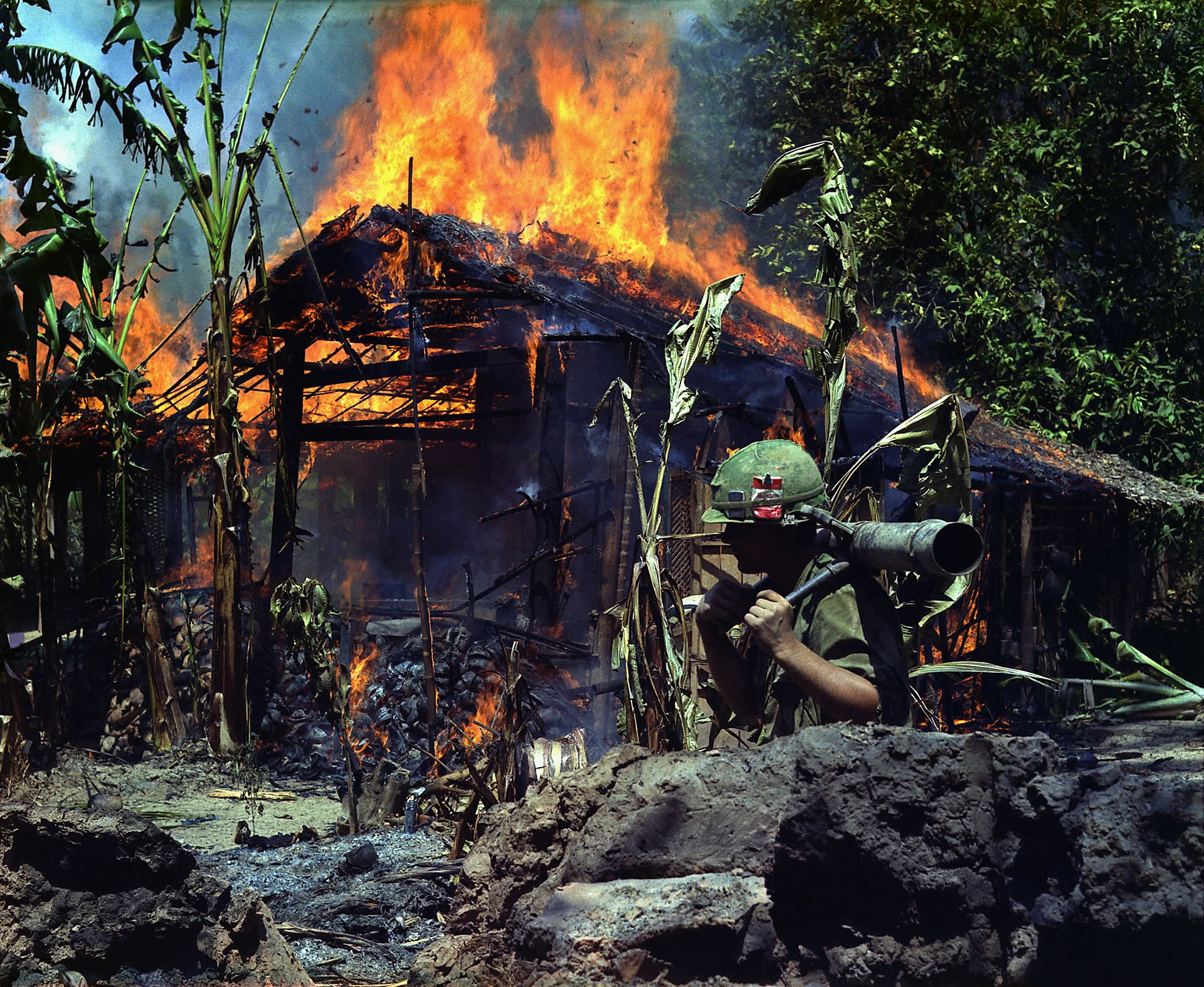 Vitnam byl krůček od atomového bombardování
