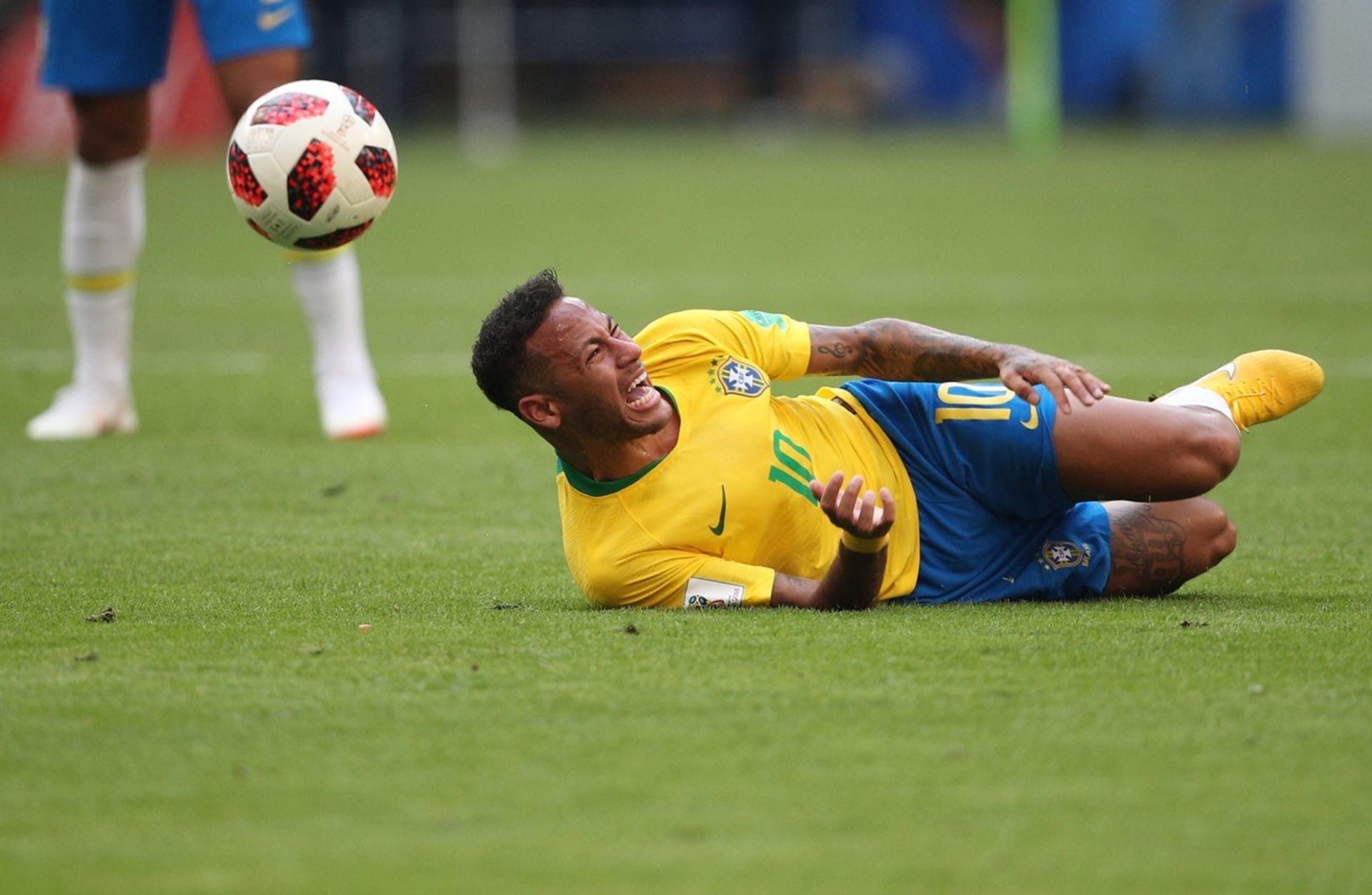Telstar 18 a obvyklá etuda Brazilce Neymara