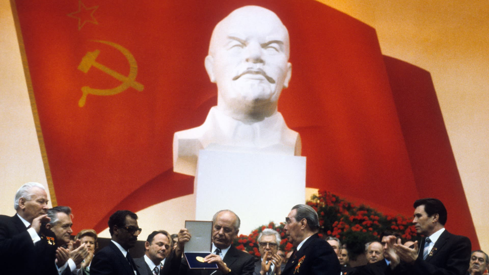 Proč padl Sovětský svaz?