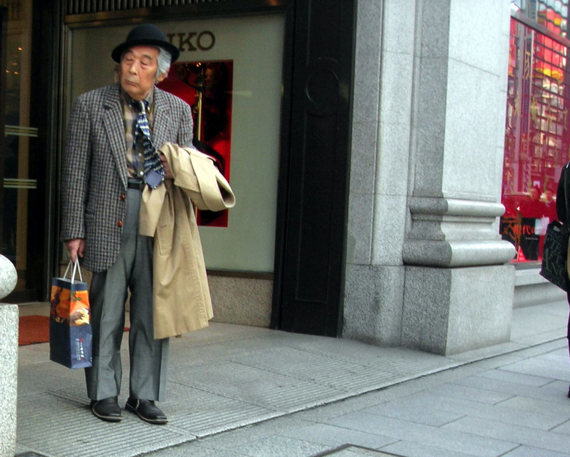 Nová naděje pro stárnoucí Japonce jsou nálepky na nehty