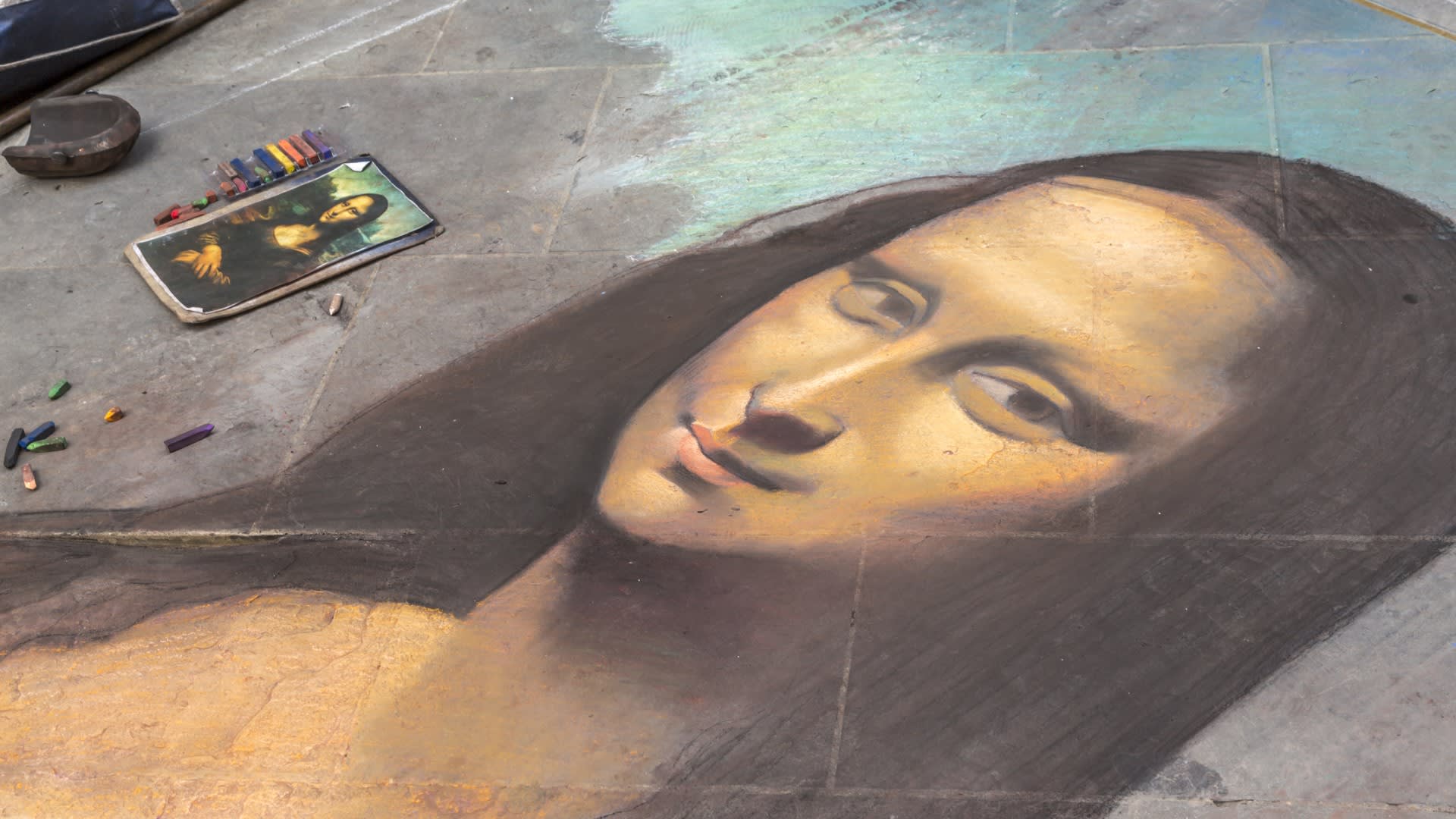 Mona Lisa dodnes inspiruje zástupy pouličních umělců.