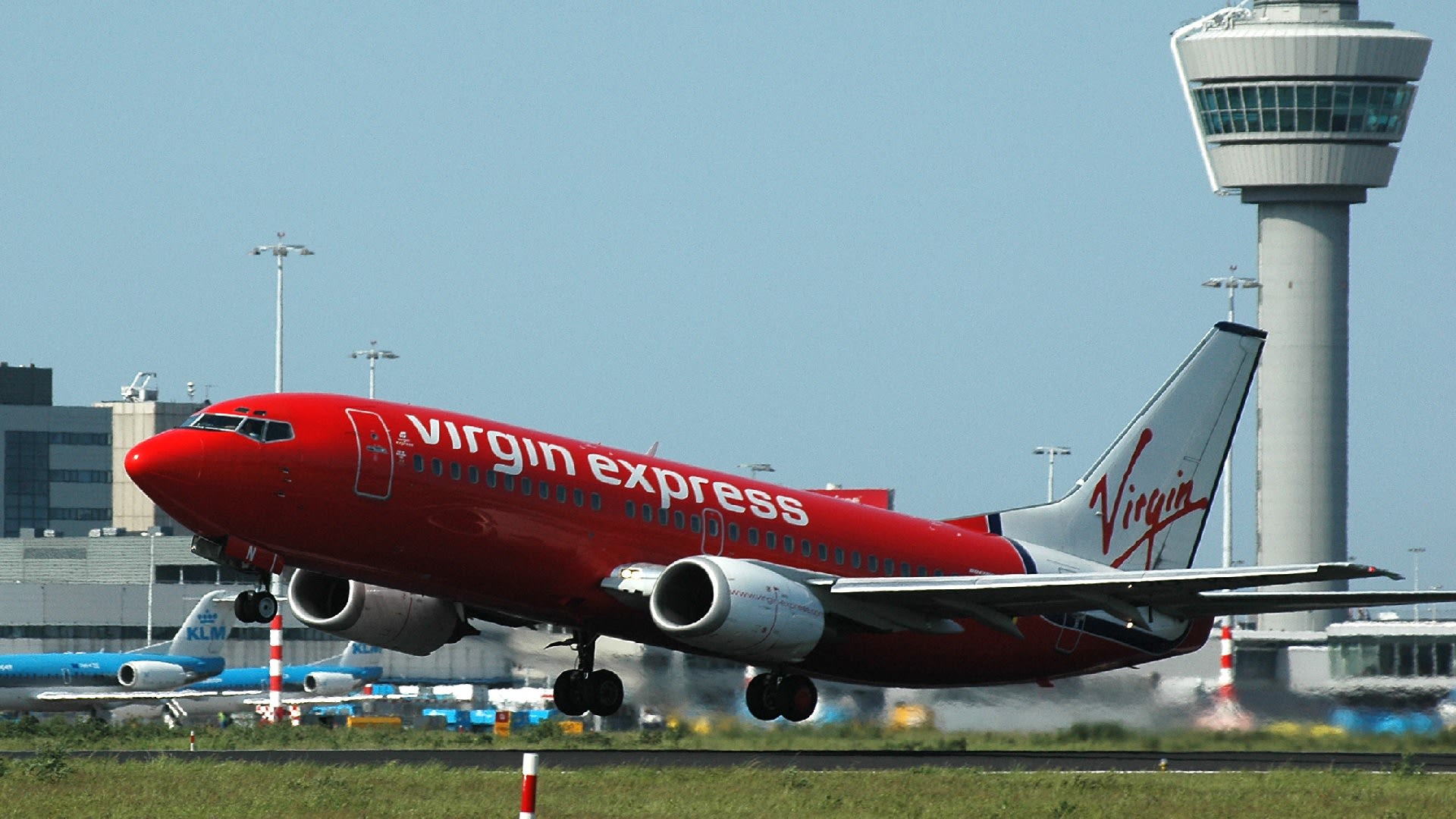 Letoun Virgin_Express_Boeing_737-36N