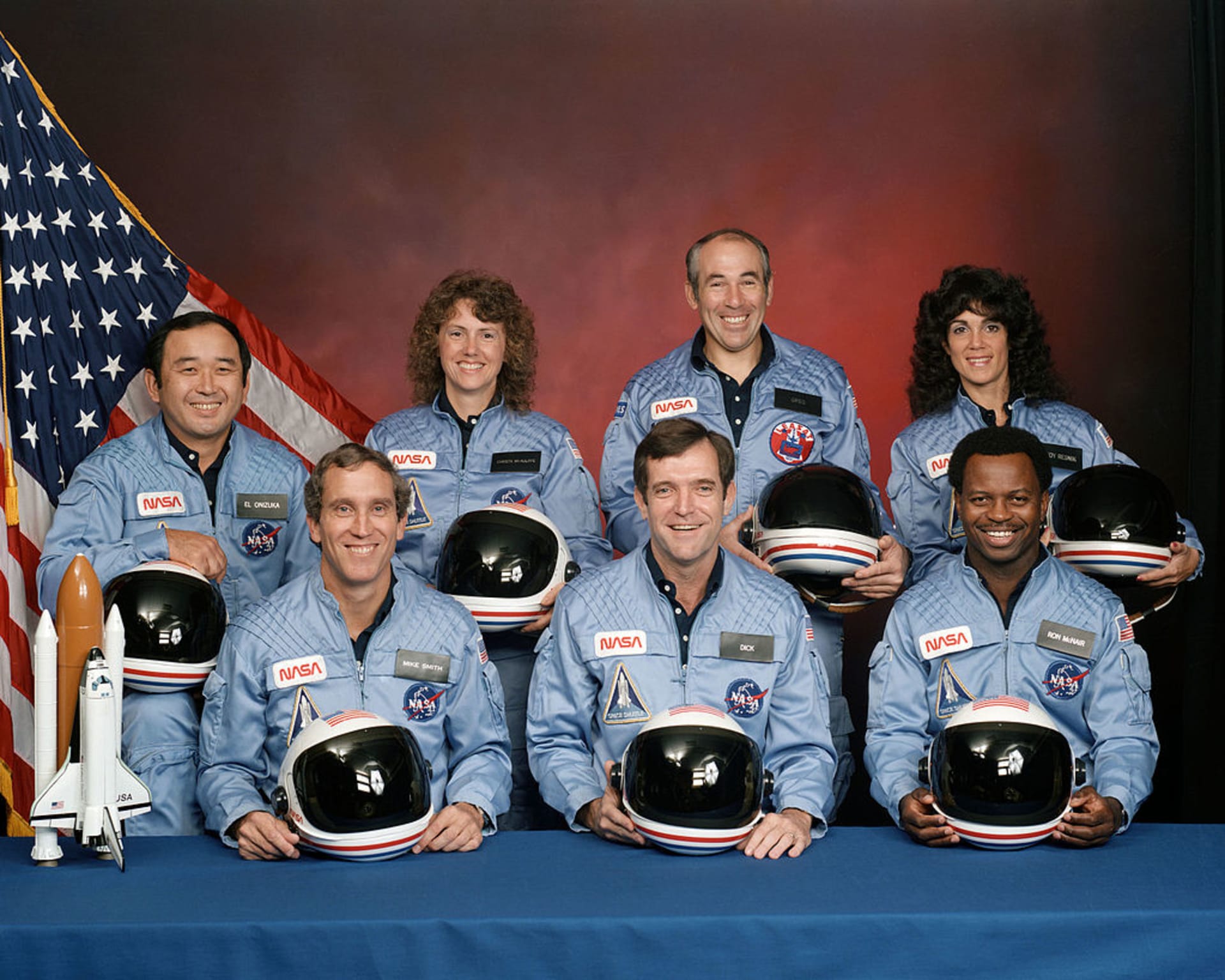 Posádka raketoplánu Challenger... která celá při letu zahynula