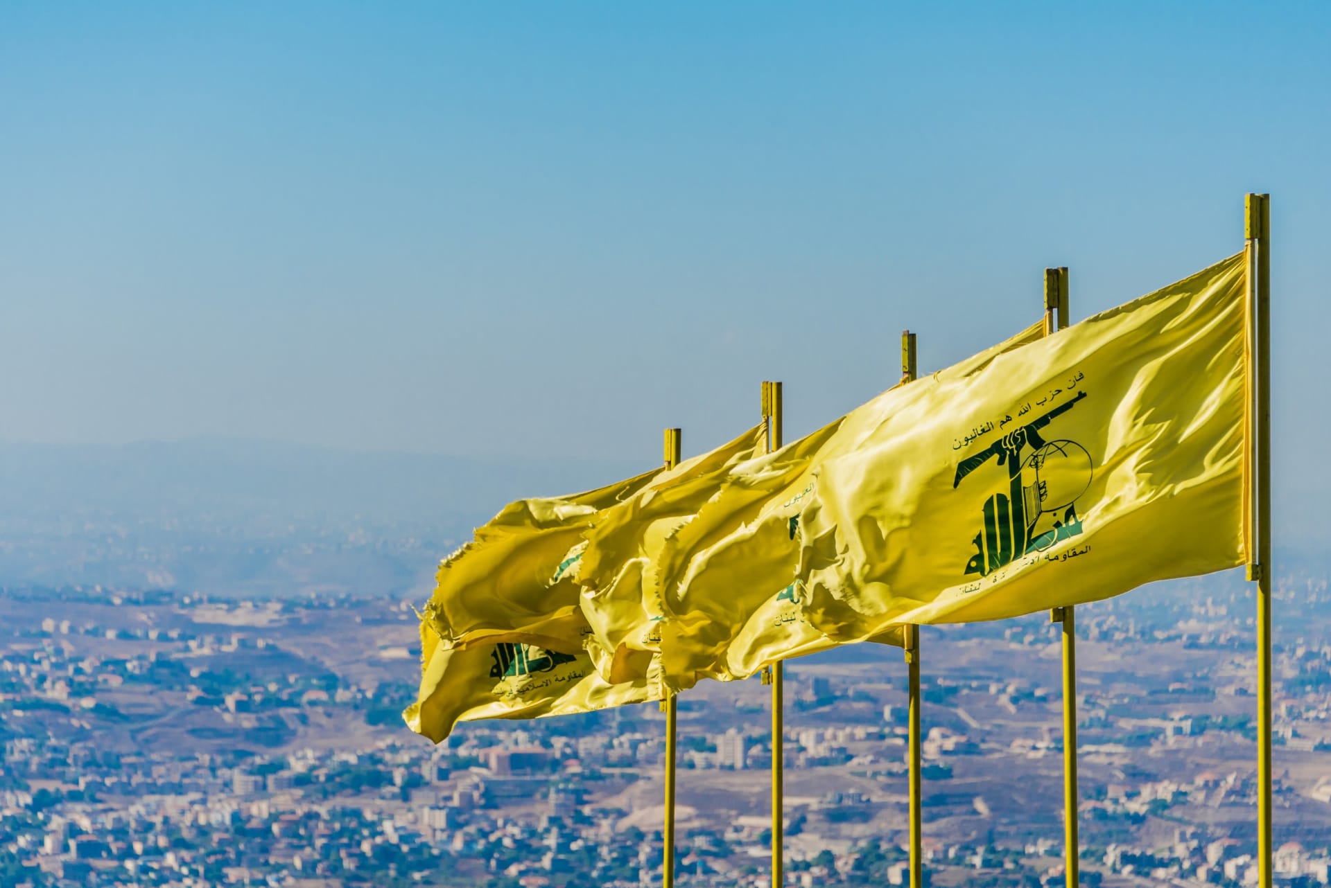 Vlajky Hizballáhu nad jižním Libanonem