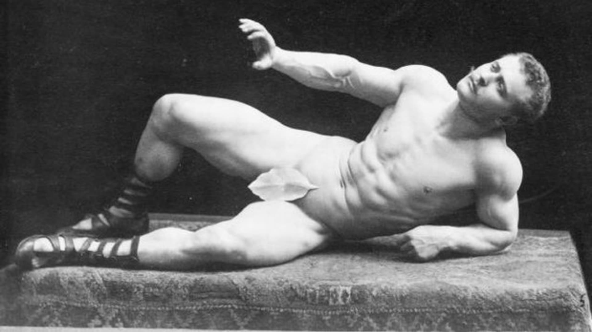 Eugen Sandow se stal i něčím, co bychom dnes nazvali erotickým symbolem.