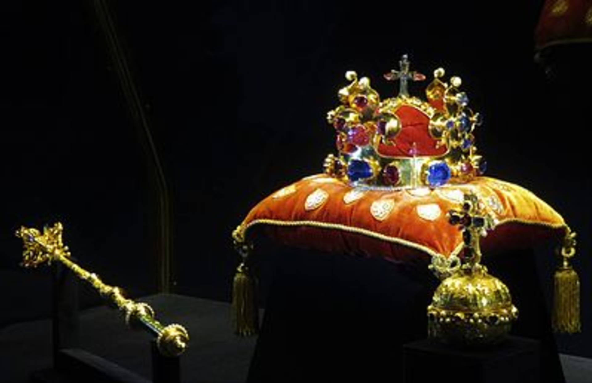 České korunovační klenoty bývají pro veřejnost vystaveny jen velmi výjimečně.