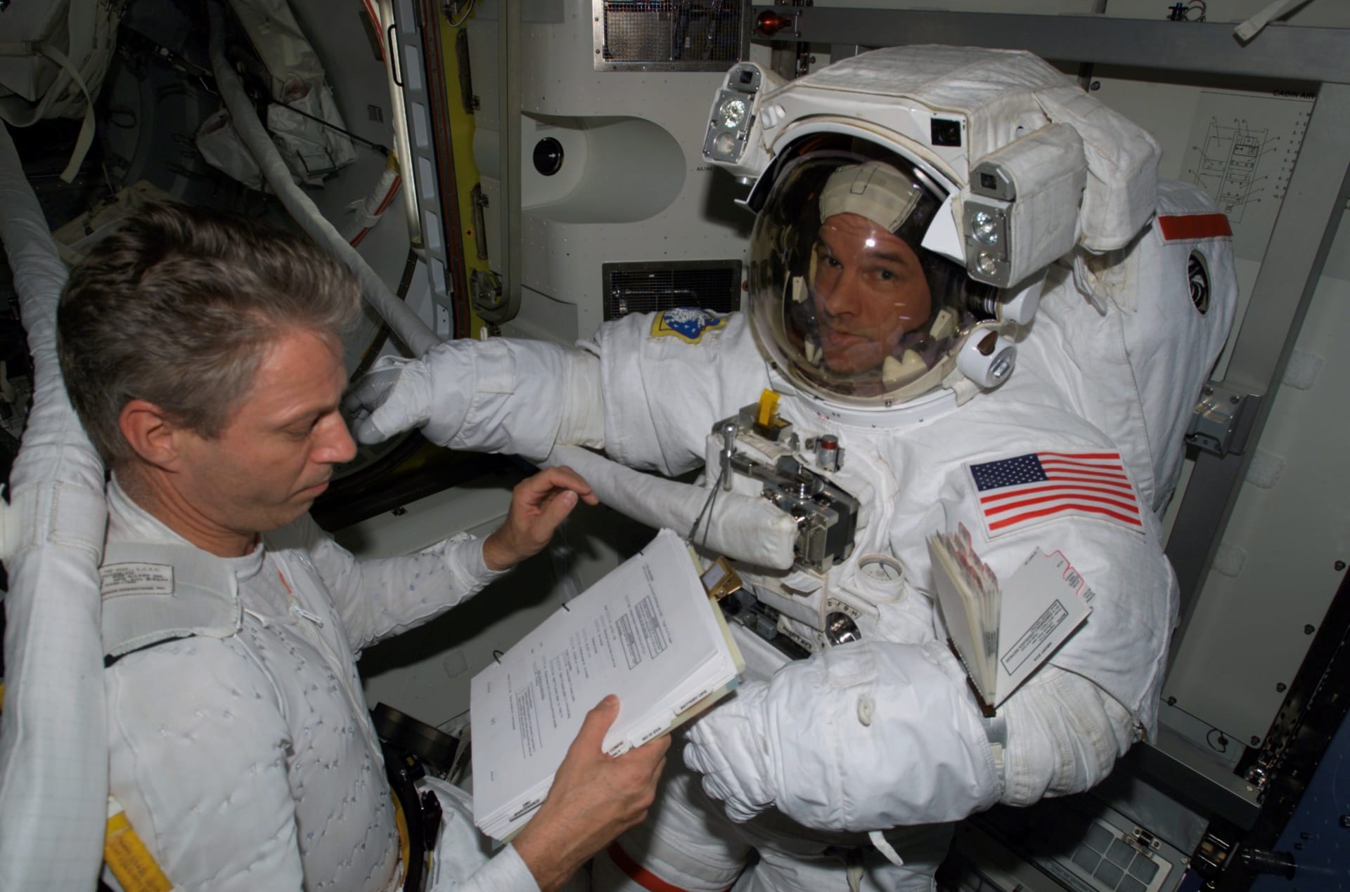 Thomas Reiter a Jeffrey N. Williams na ISS