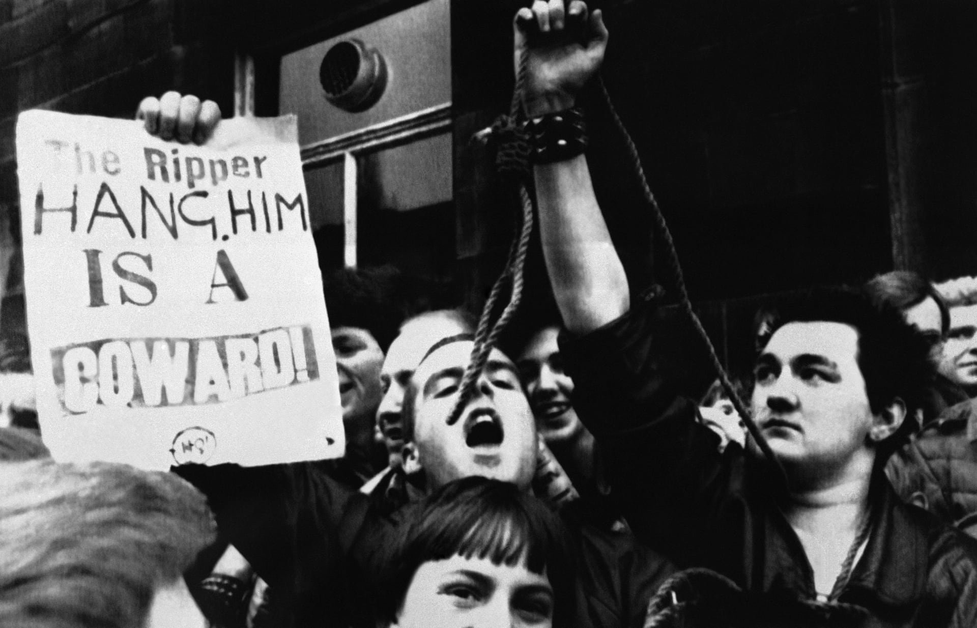Demonstranti požadují 5. ledna 1981 smrt pro Petera Sutcliffa