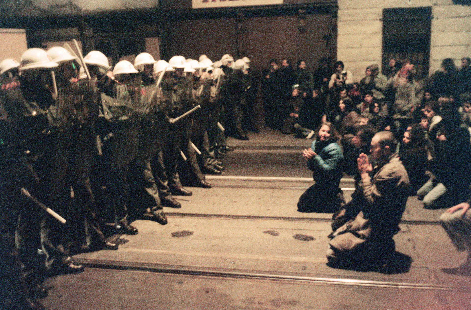 Studenti na Národní třídě 17. listopadu 1989