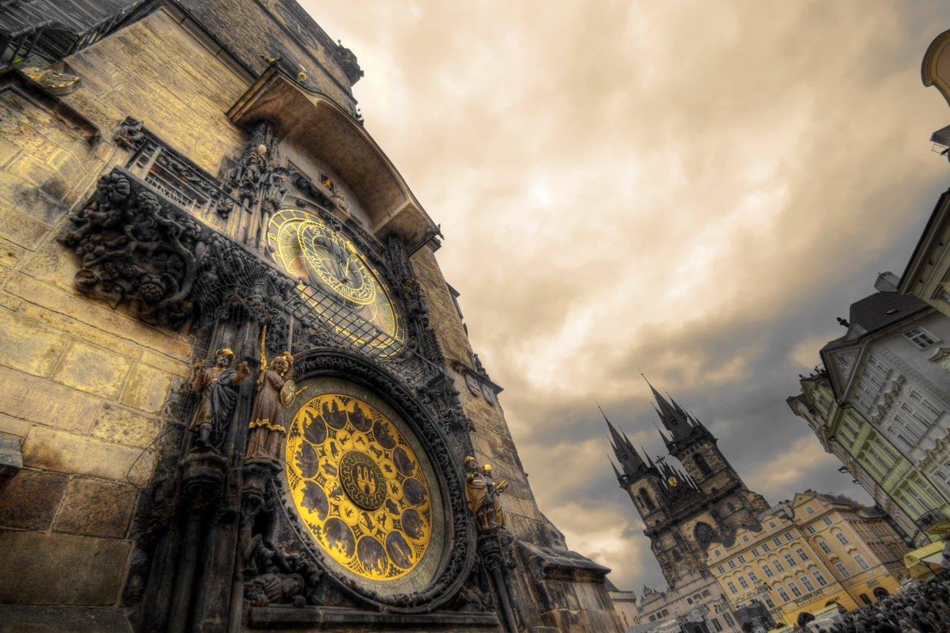Pražský orloj - křižovatka astronomie, mytologie a astrologické symboliky
