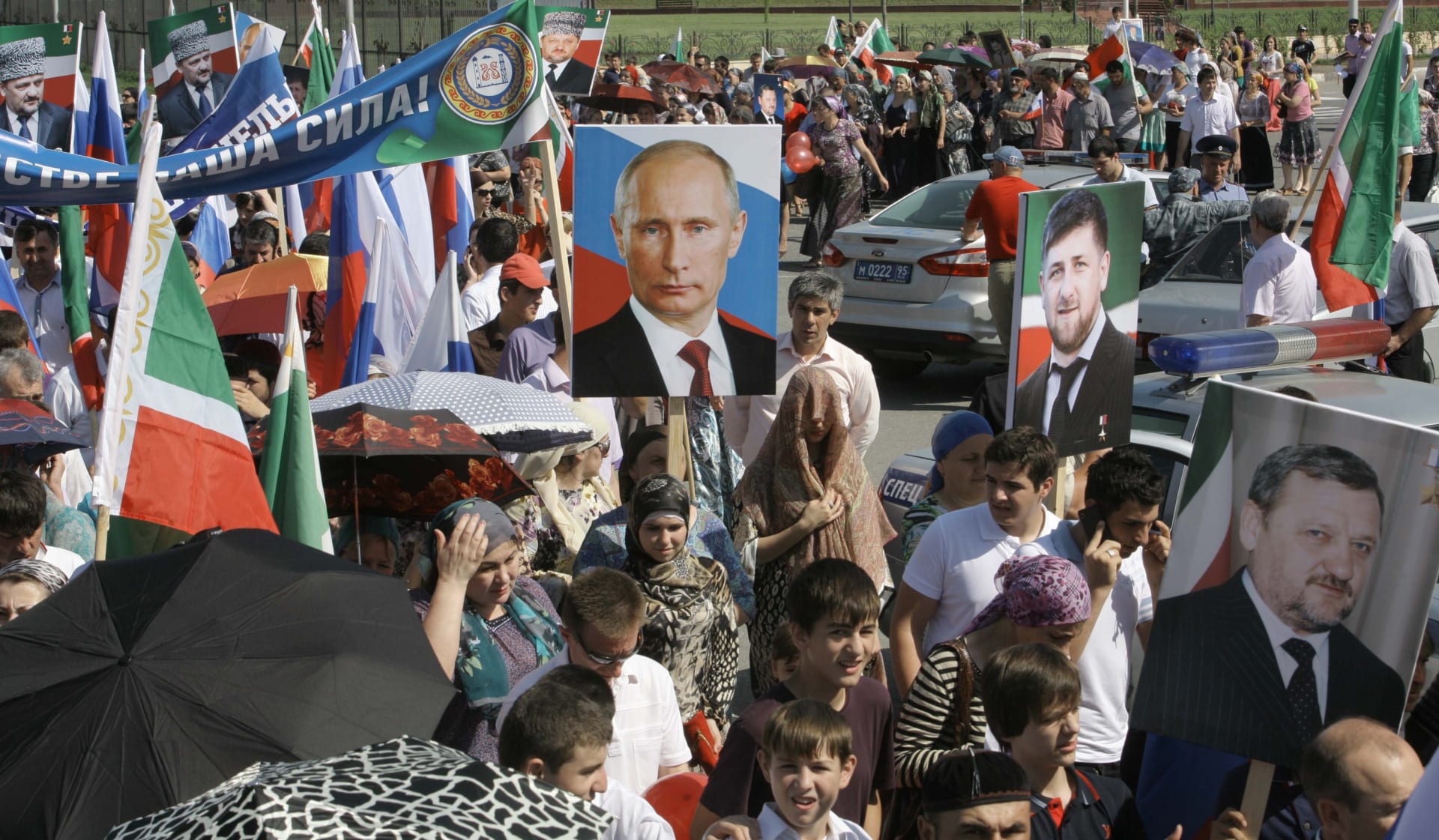 Putin se hrnul i do války v Čečensku