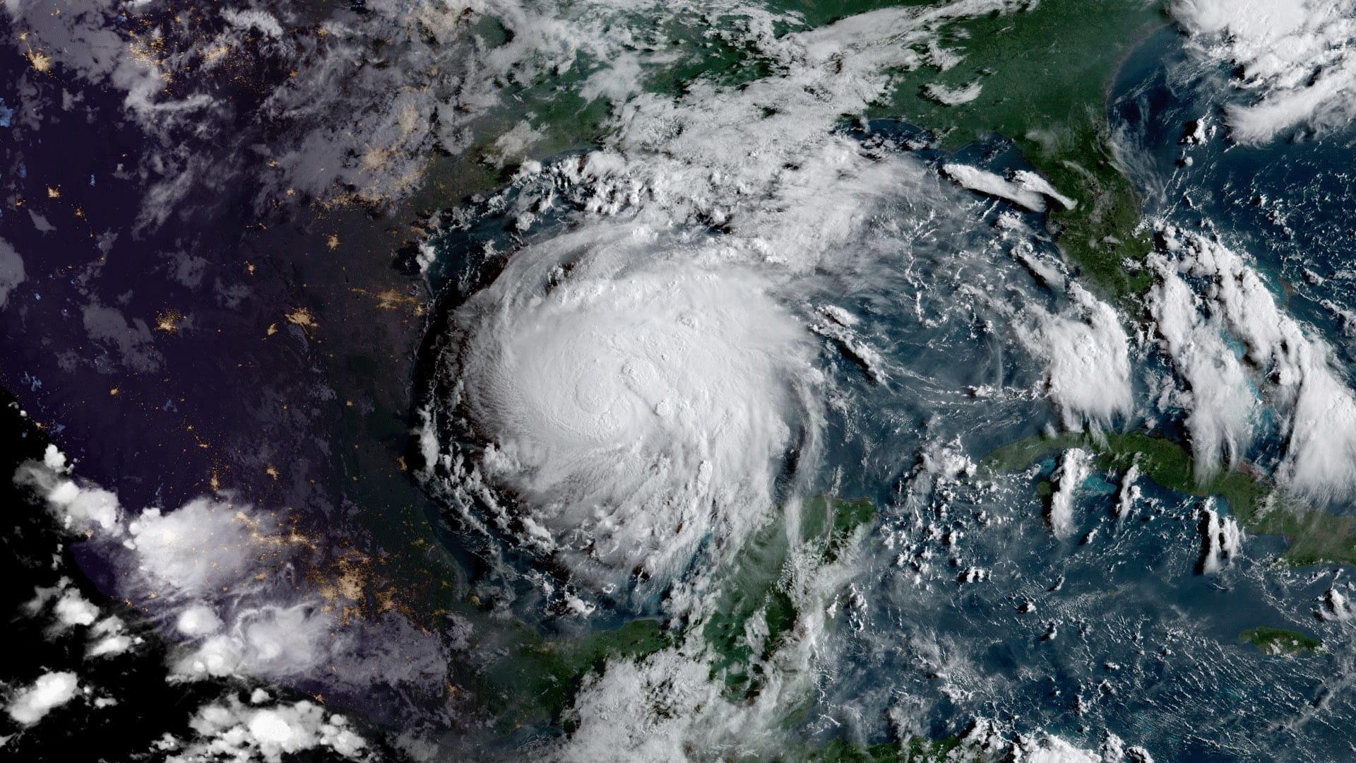 Hurikán Harvey v létě 2017 zasáhl a poškodil i JSC v Houstonu