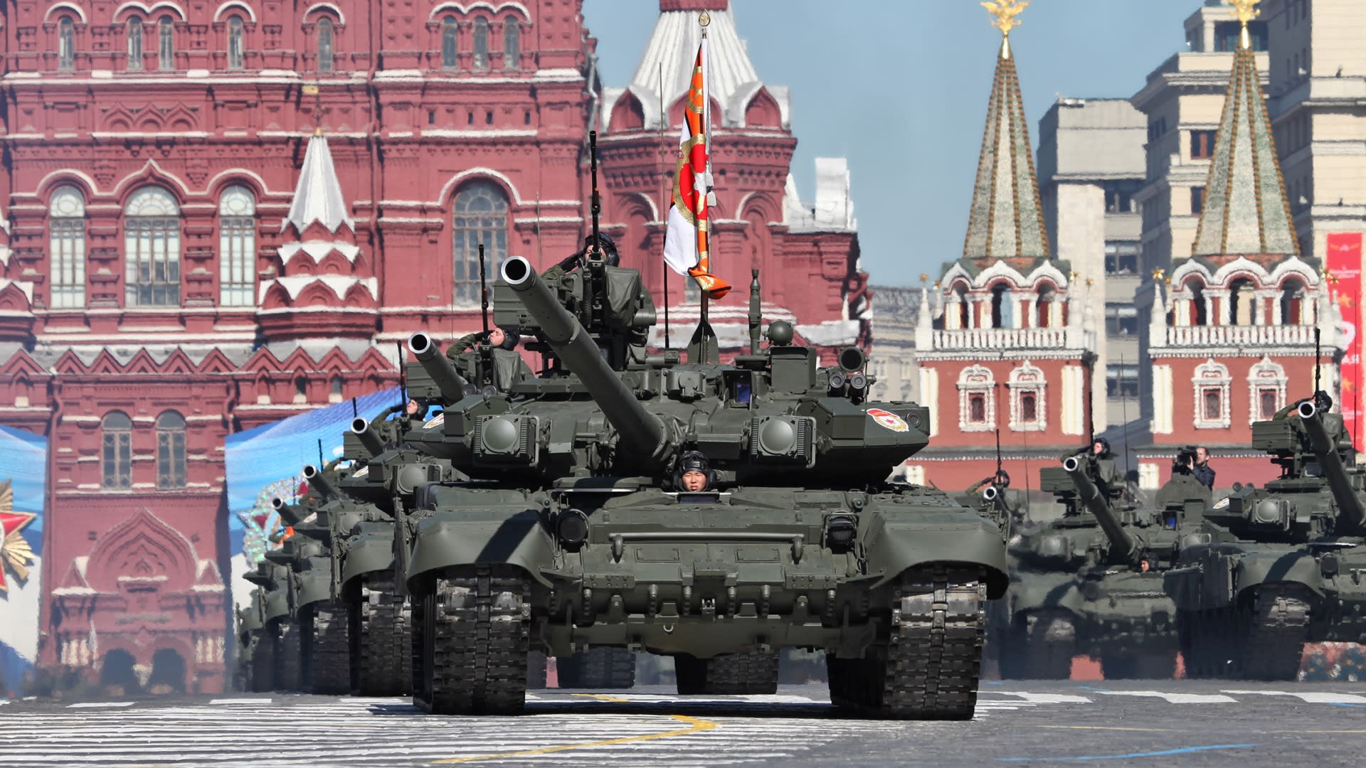 Tank T90 na vojenské přehlídce v Moskvě