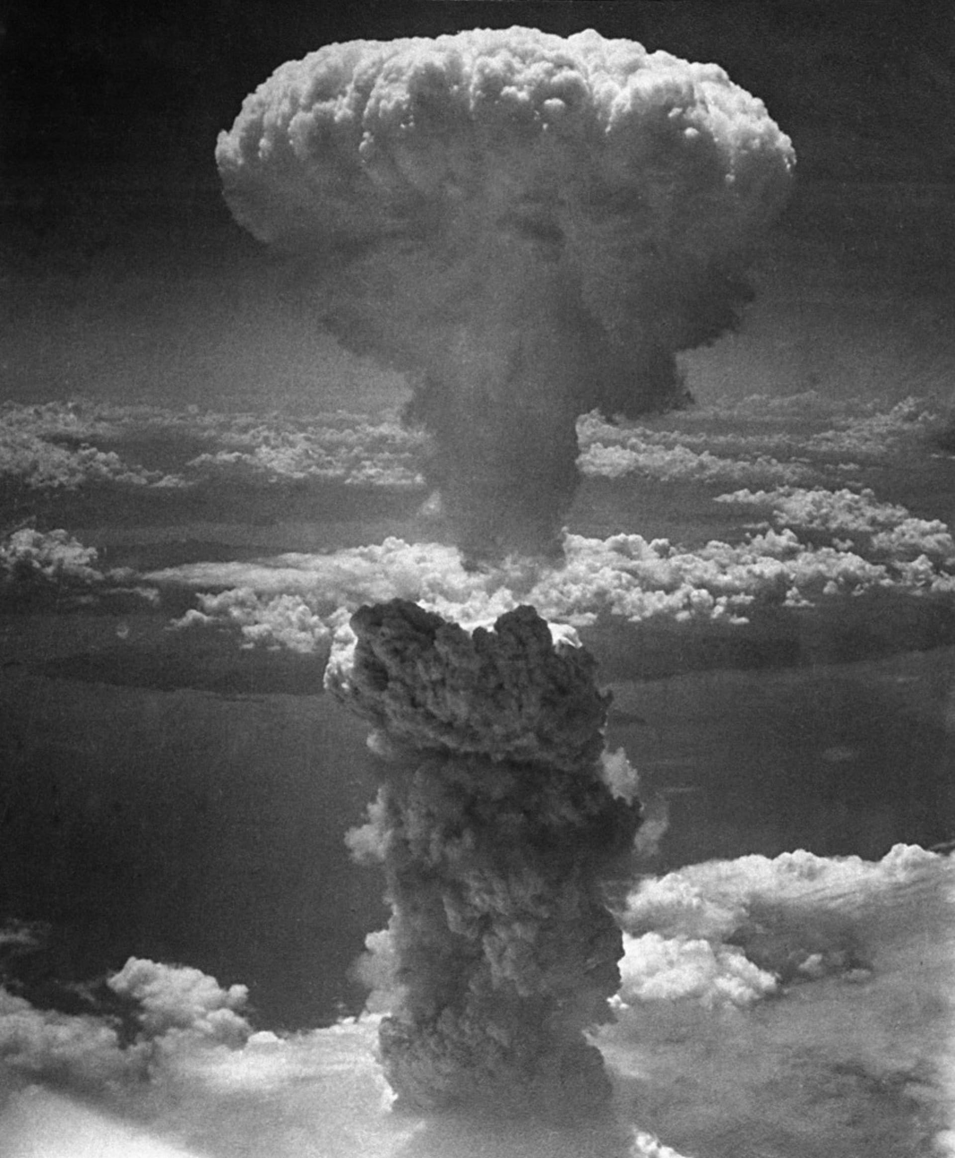 Druhá jaderná bomba v historii explodovala nad Nagasaki 9. srpna 1945