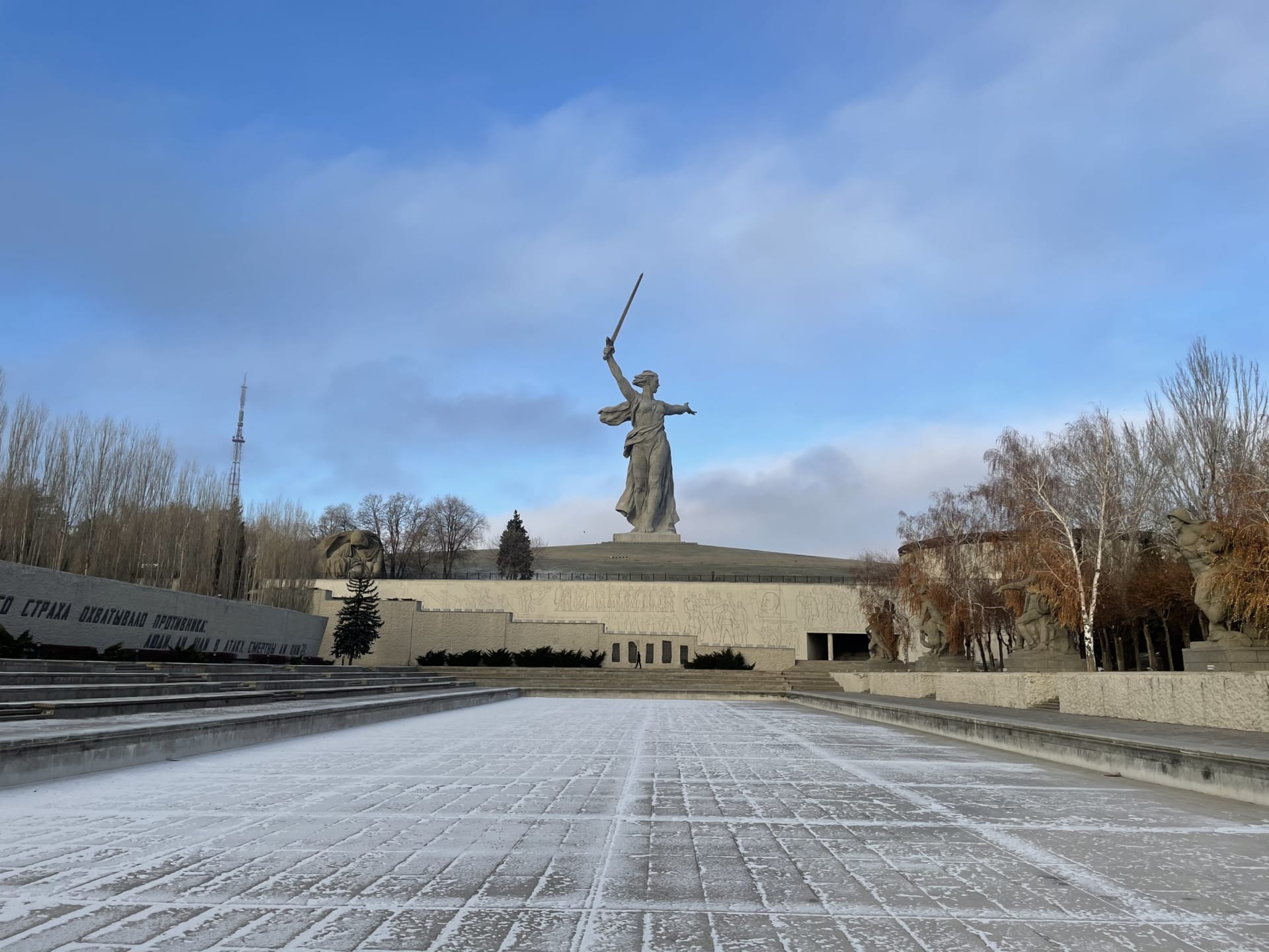 Mamajova mohyla ve Volgogradu, nejvyšší ženská socha na světě