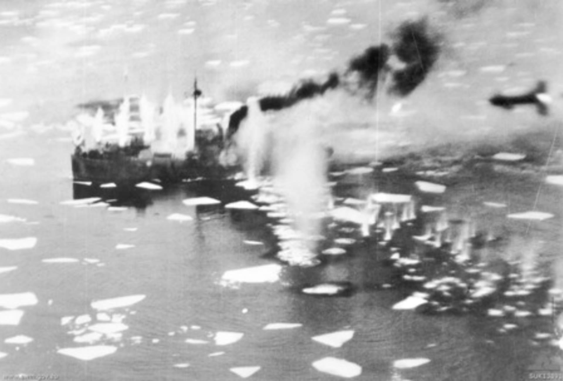 Německé lodě pod palbou 9. února 1945
