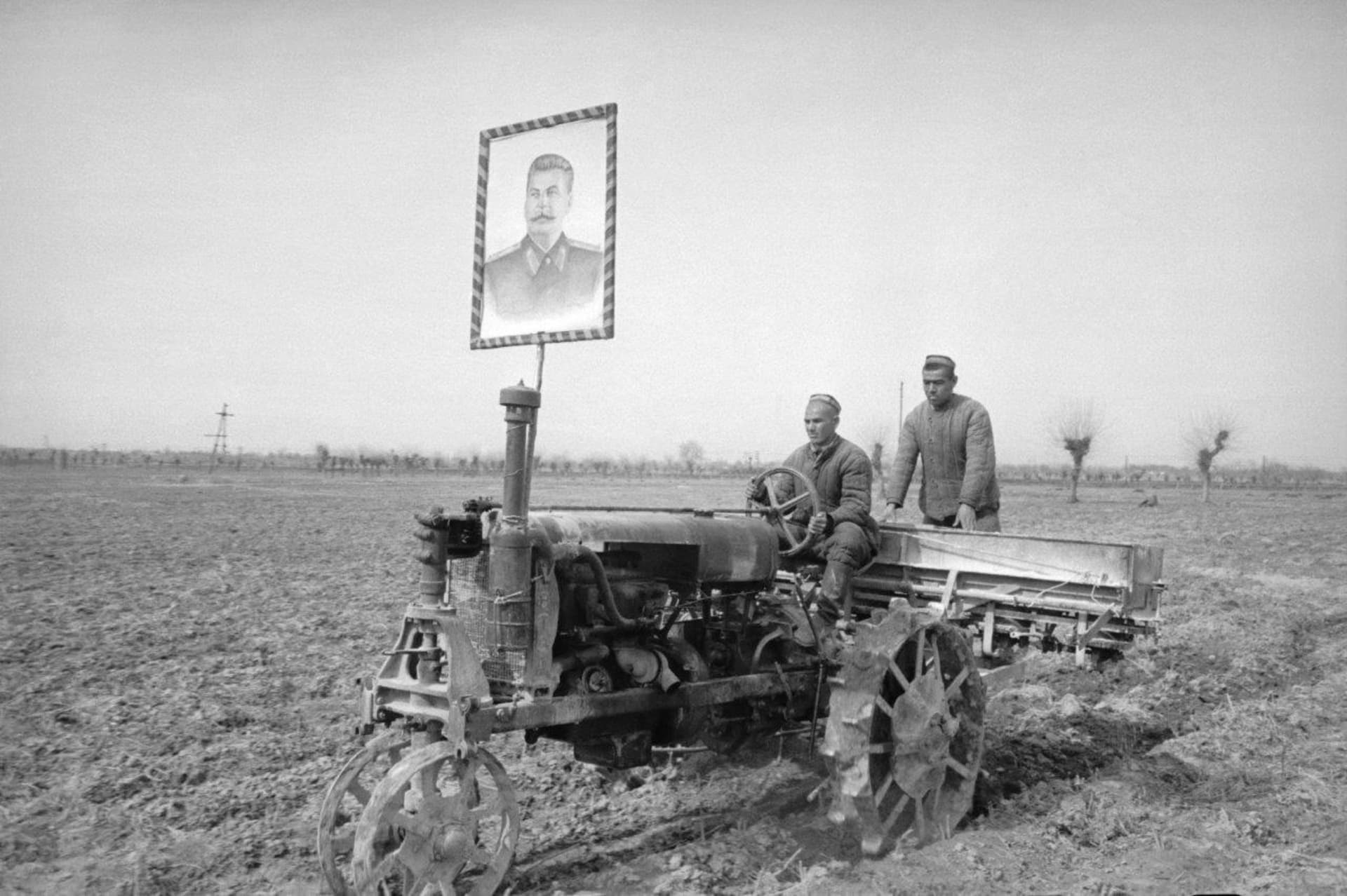 Stalin vytrvale pěstoval kult osobnosti (snímek kolem roku 1940)