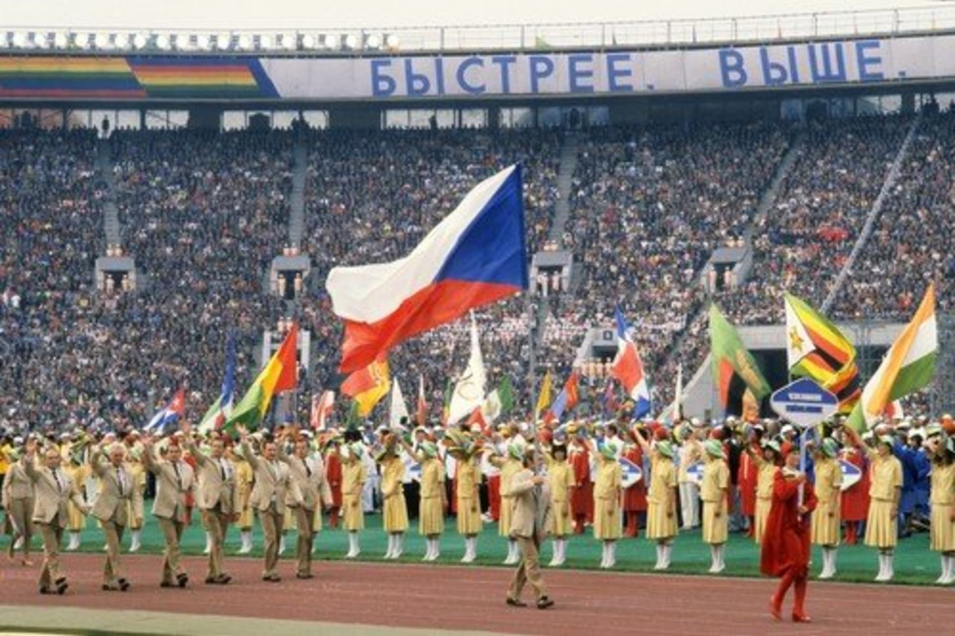 Na moskevské olympiádě drtivě zvítězili sportovci ze SSSR a NDR, československá výprava skončila na 13. místě