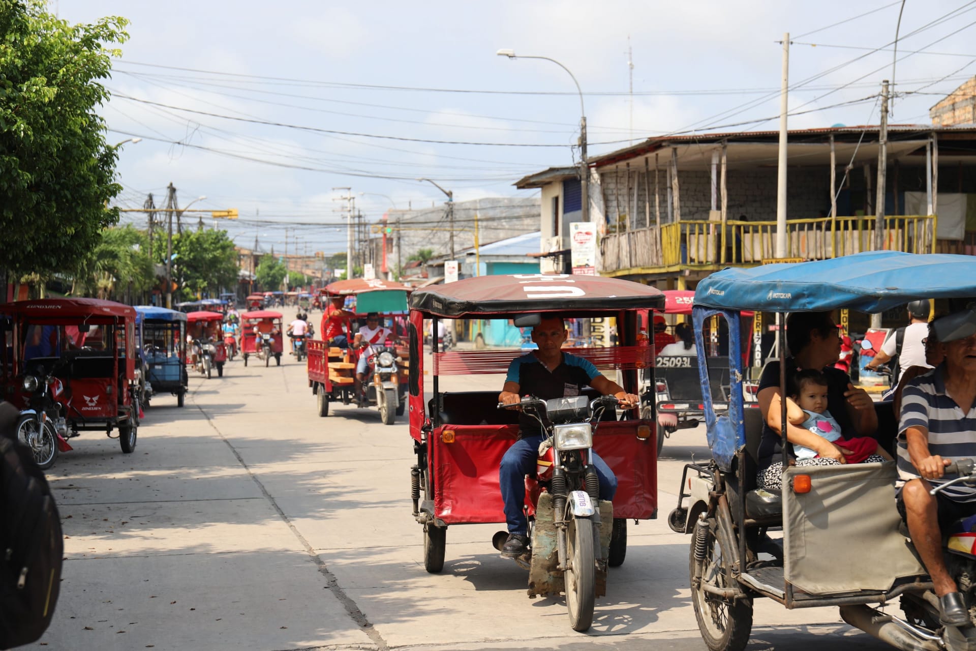 Hlavním dopravním prostředkem jsou v Iquitos mototaxi