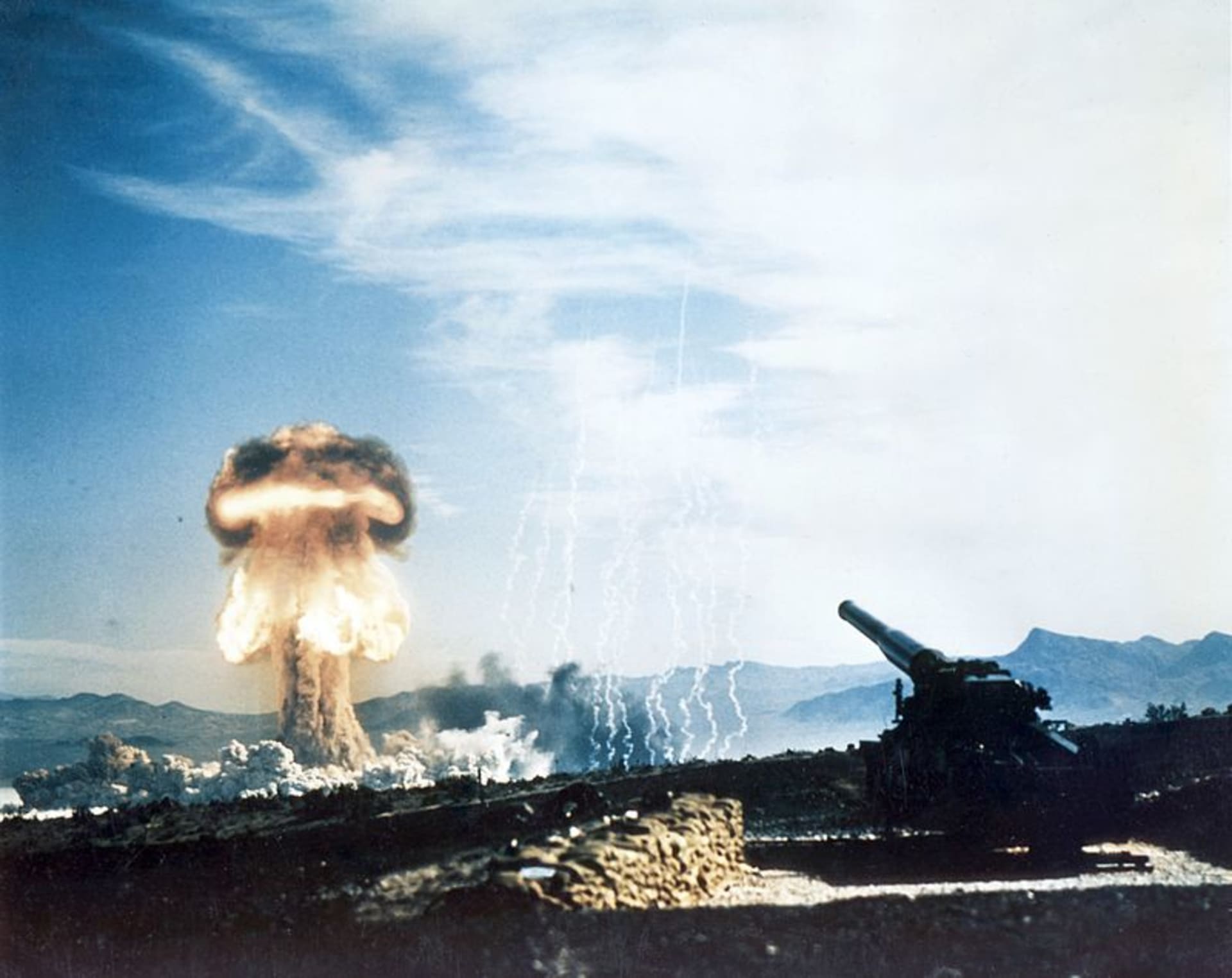 Dělostřelecký nukleární výbuch v rámci experimentu Grable