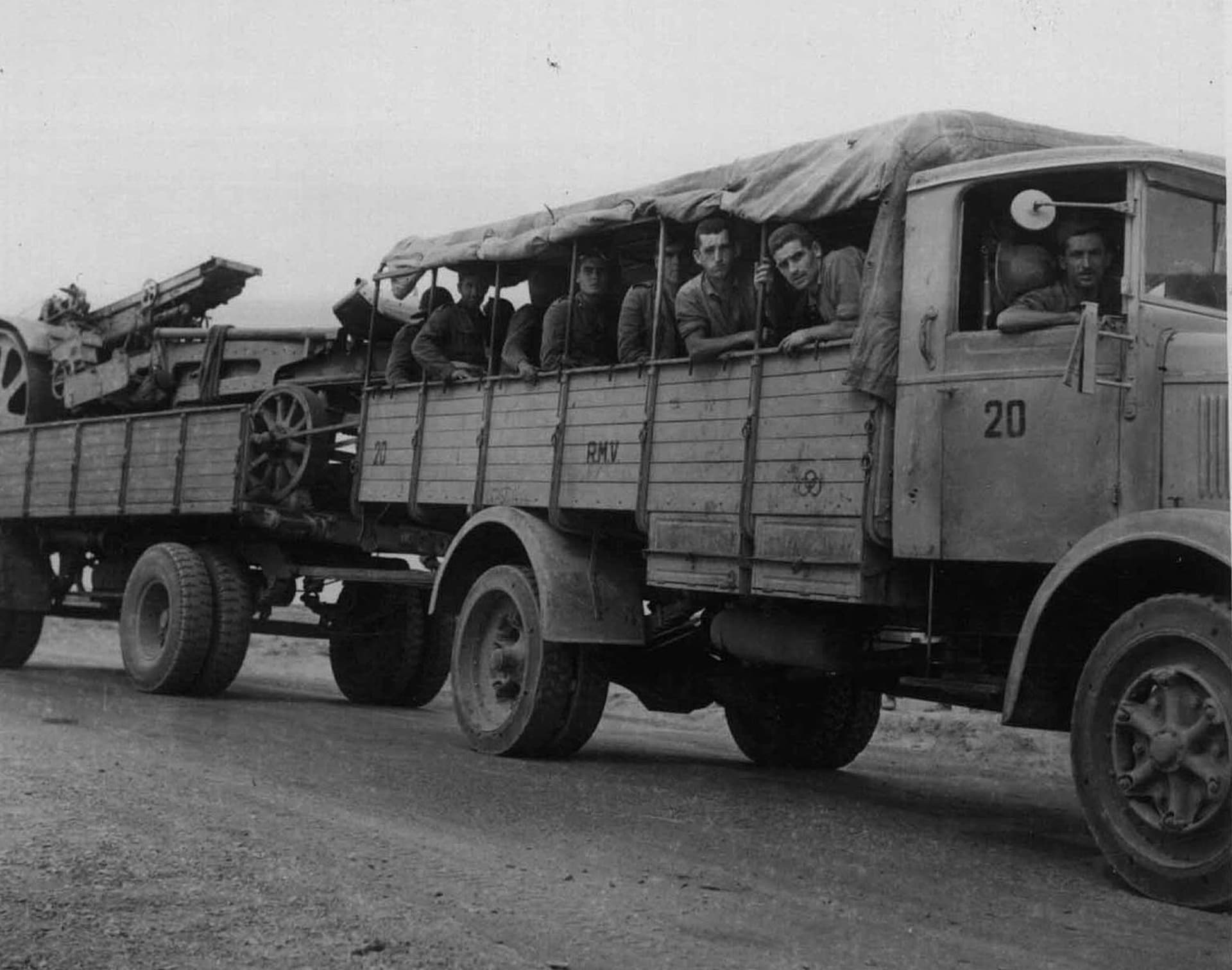 Italové na cestě k Tobruku (1941)