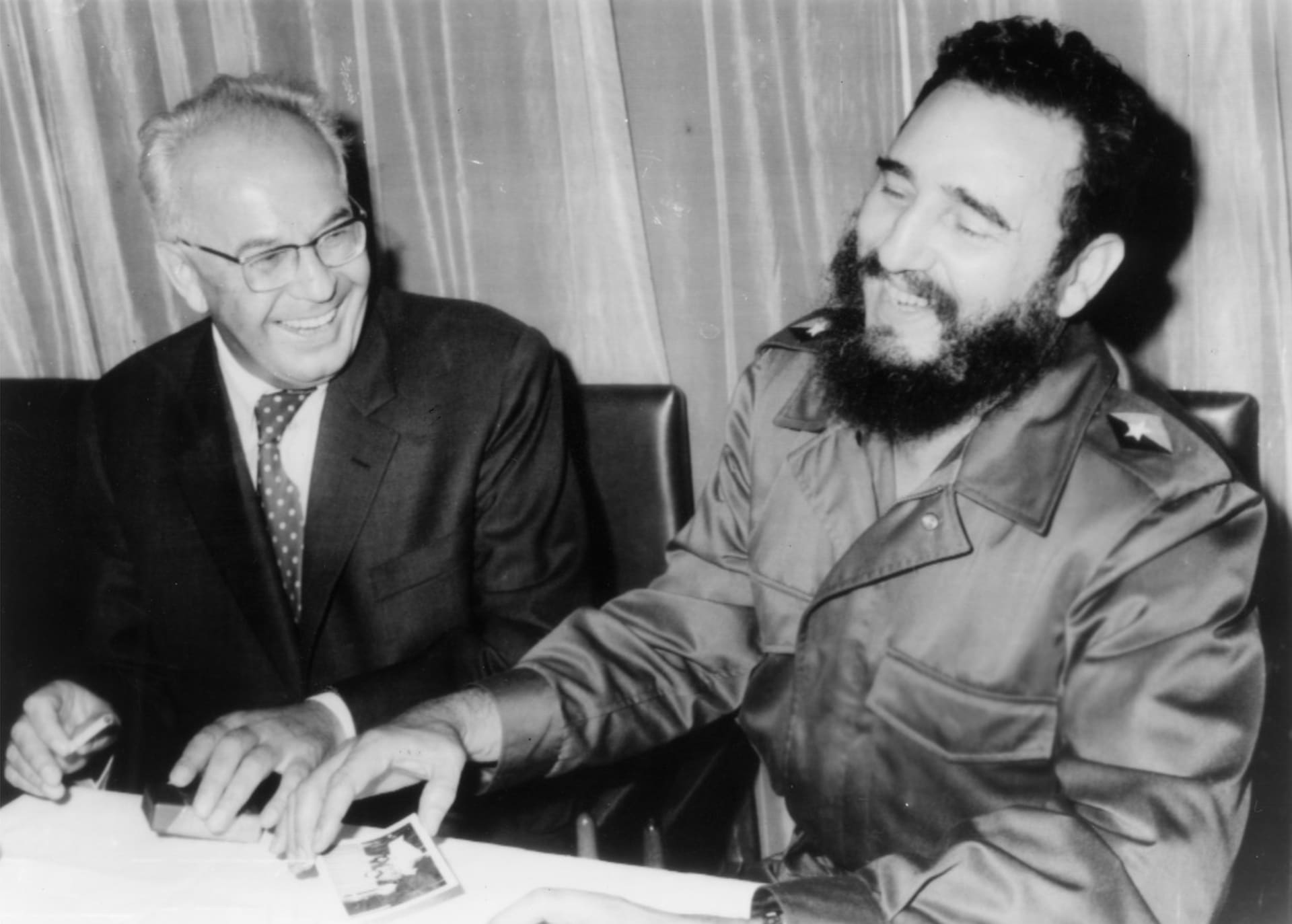 Fidel Castro s československým prezidentem Gustávem Husákem