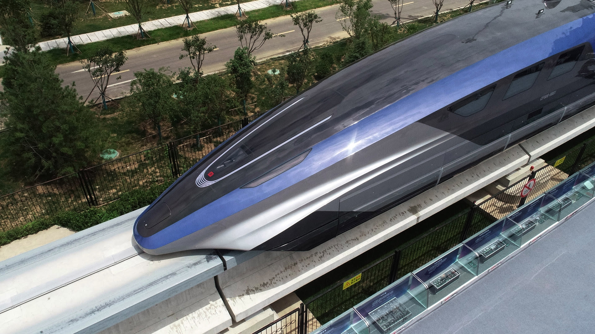 Cesta ze Šanghaje do Šen-čenu se s novým vlakem může zkrátit na pouhých 2,5 hodiny