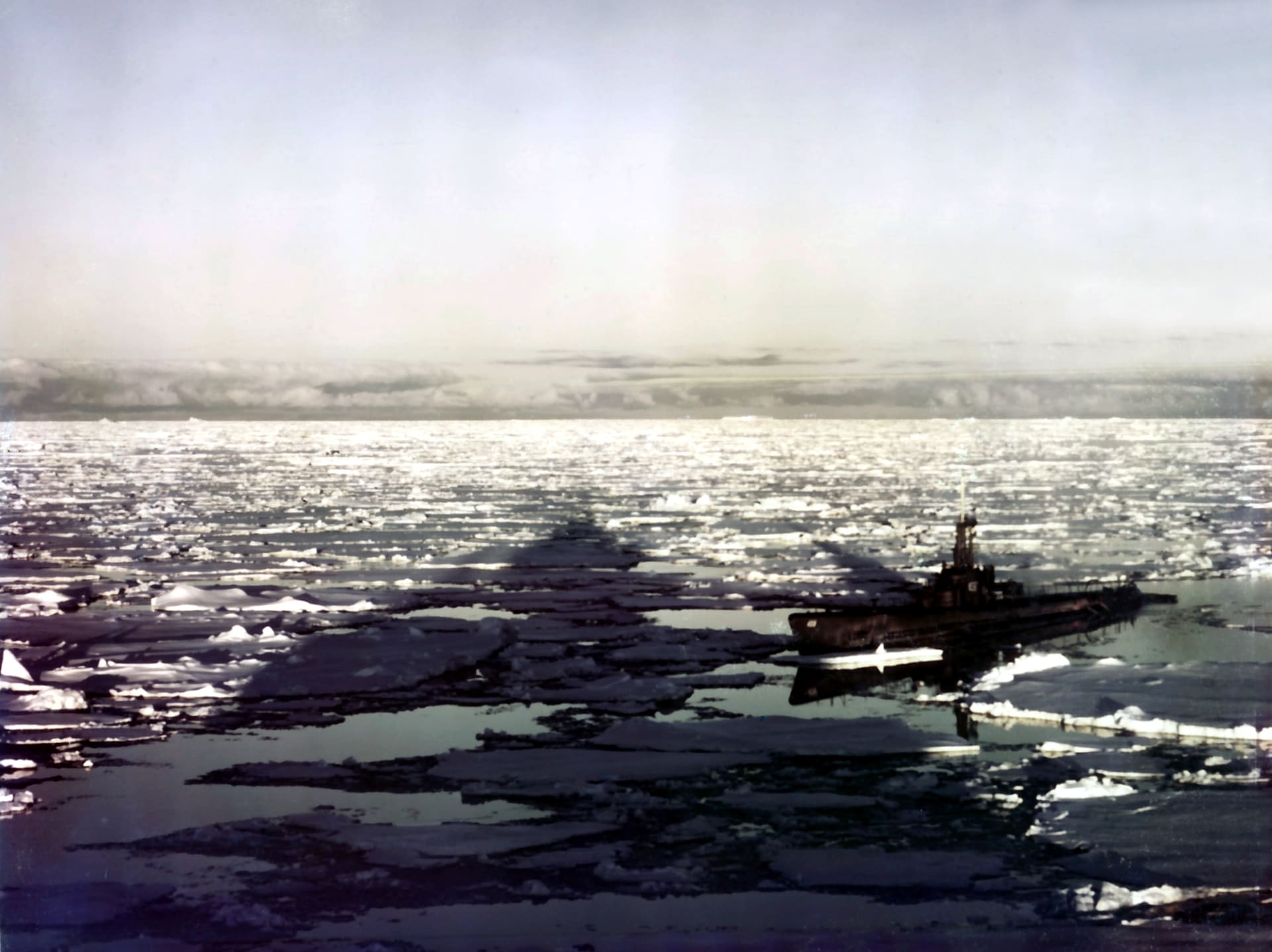 Americká ponorka USS Sennet se v roce 1947 účastnila operace Highjump v Antarktidě
