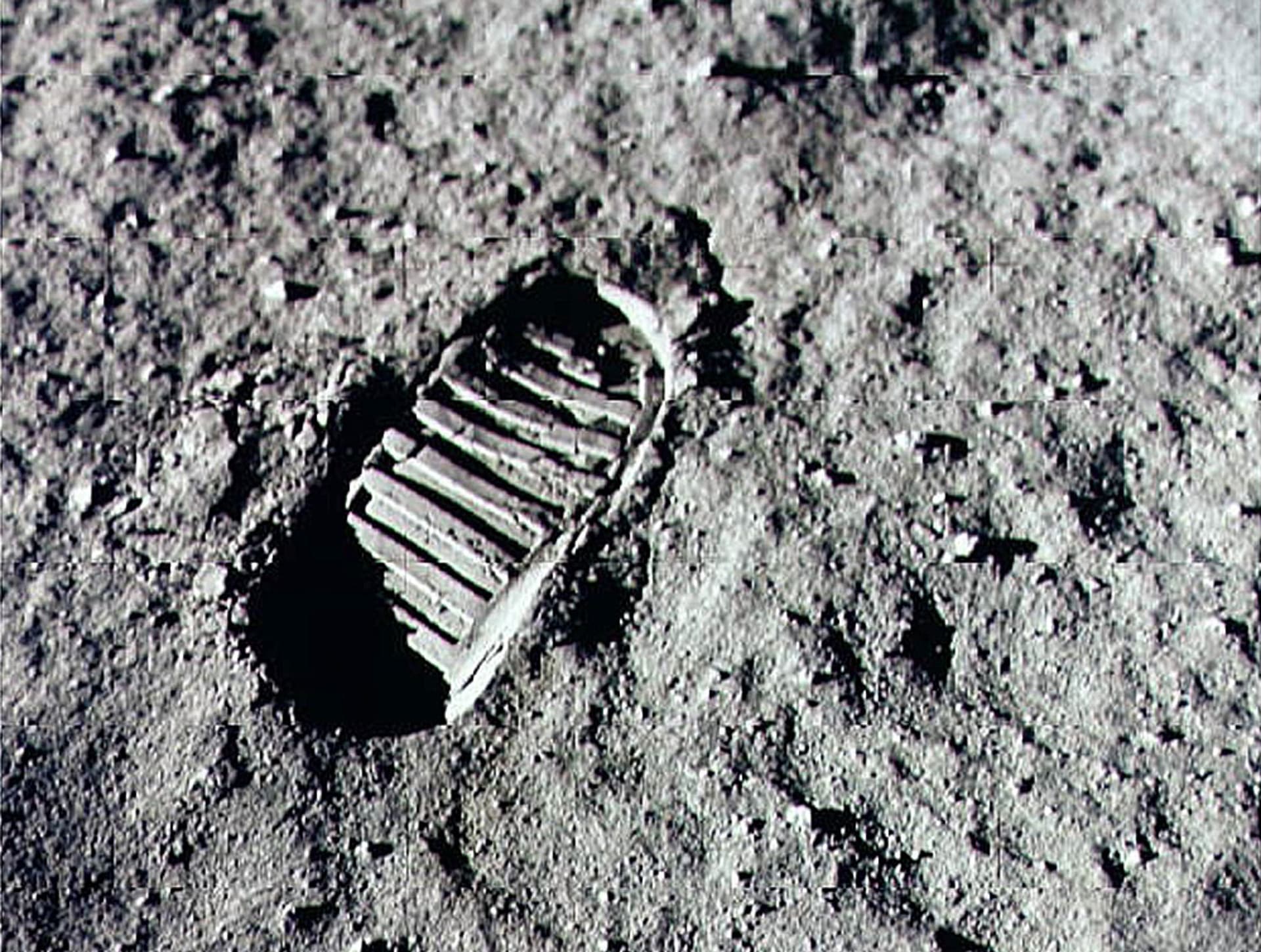 Otisk boty na Měsíci