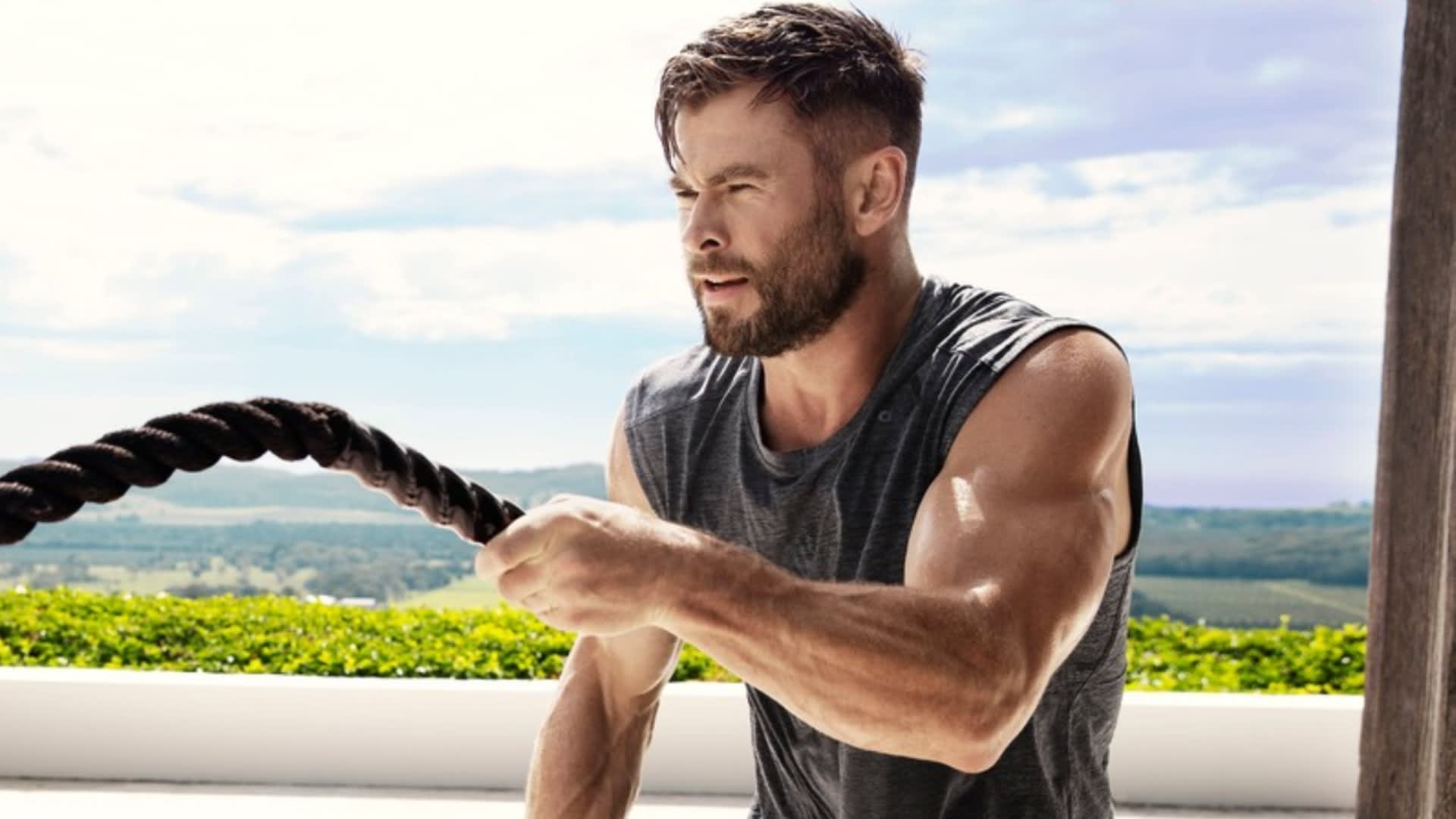 I herec Chris Hemsworth musí neustále dřít, aby nevypadl z formy...
