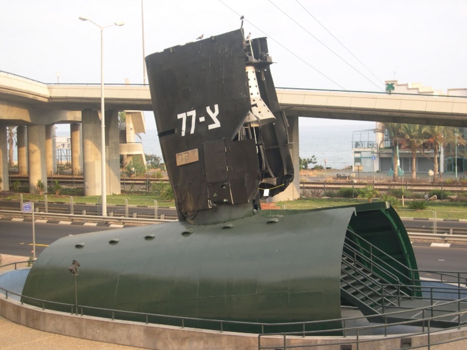 Část ponorky Dakar v izraelském muzeu