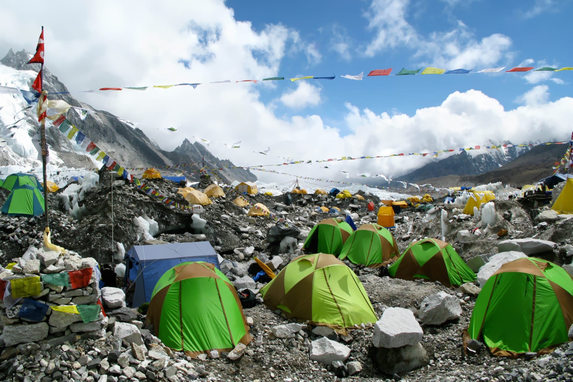 Základní tábor pod Mount Everestem