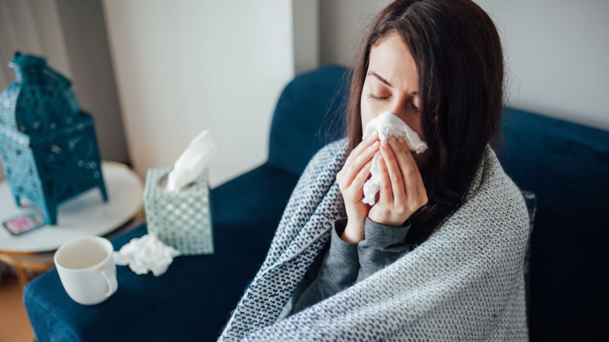 Ve Velké Británii hrozí tzv. twindemie, tedy souběh epidemie chřipky a onemocnění COVID-19. (Ilustrační foto)