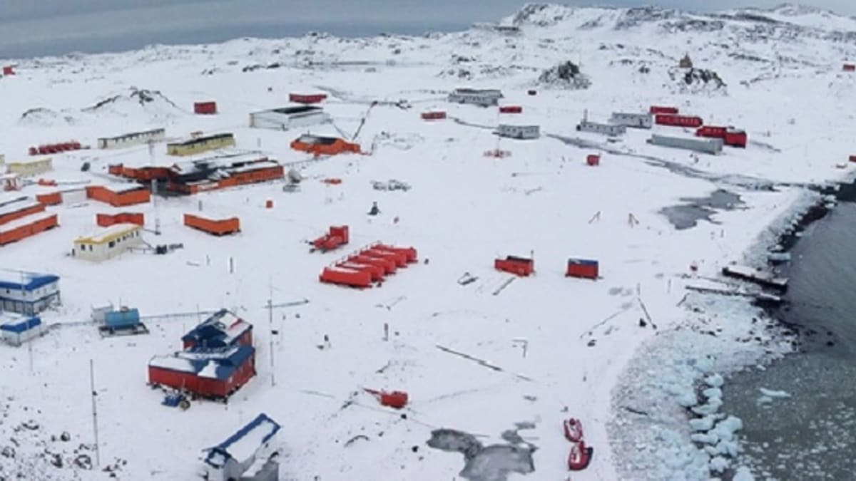 Antarktida: znečištění u vědeckého tábora