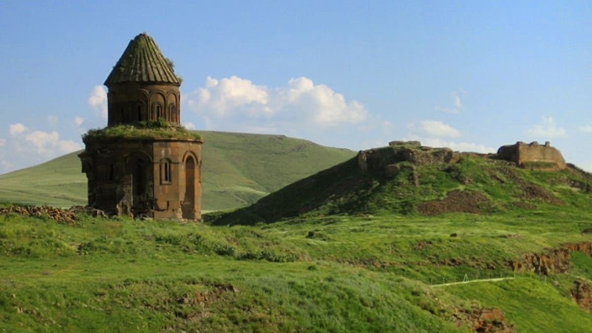 - středověké hlavní město Arménie