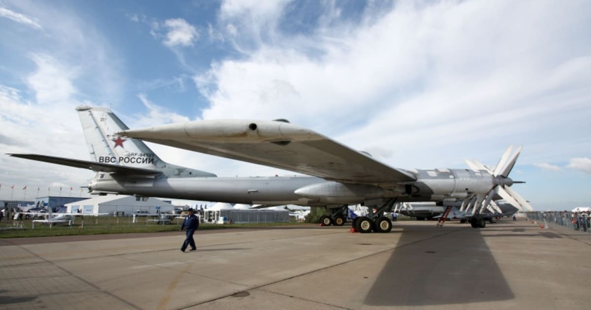 Bombardovací medvěd Tu-95 - Obrázek 12