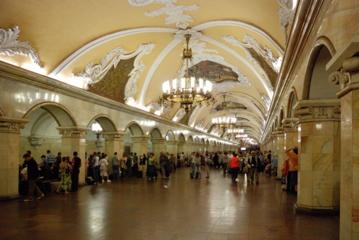 Komsomolskaja vytyčila směr, kterým se má moskovské metro po válce ubírat.