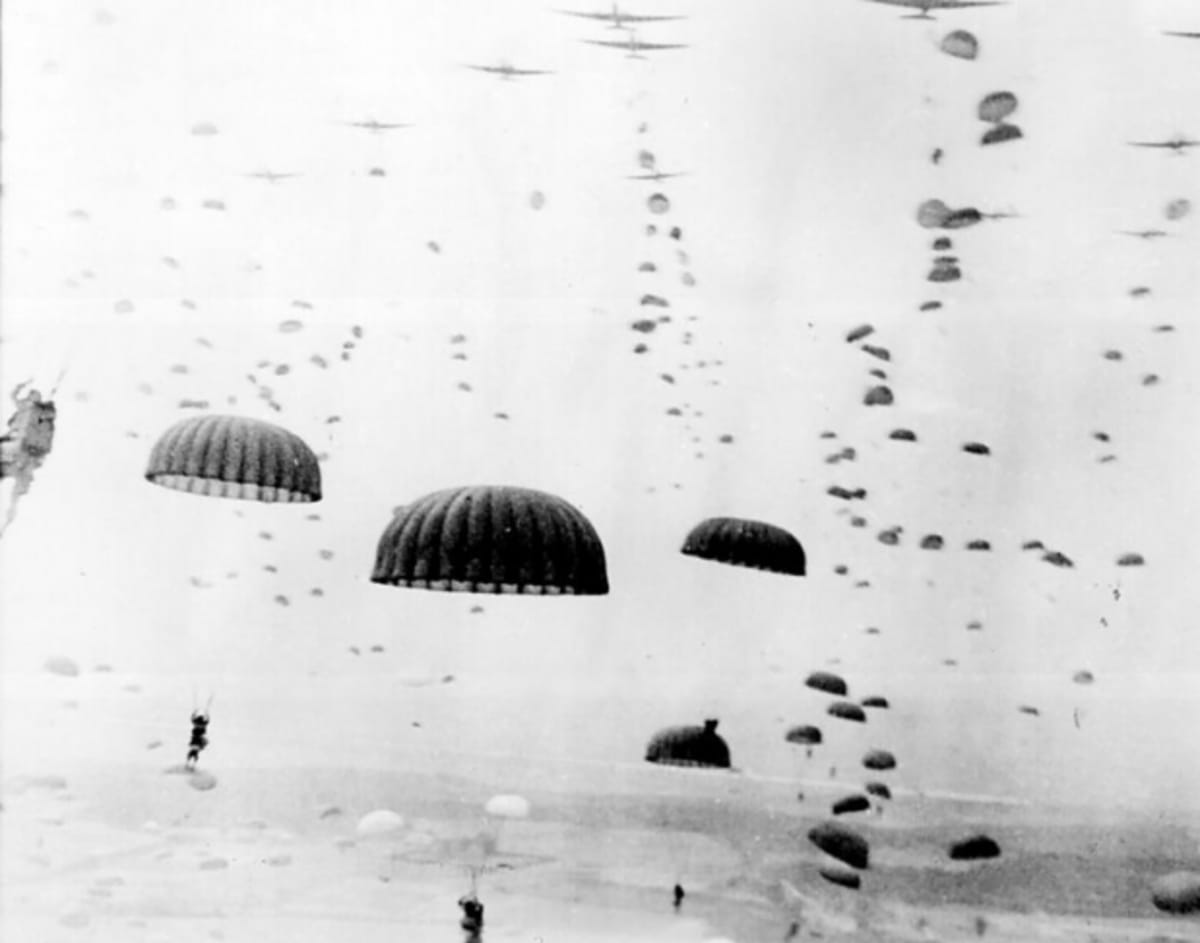 Tisíce parašutistů - to byl pohled, který se nabíze během operace Market Garden.