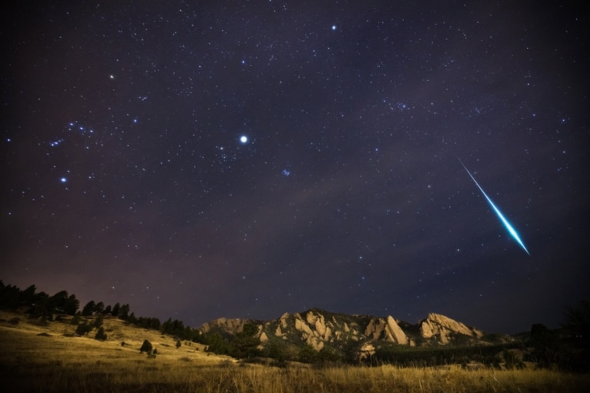Noční obloha nad Boulder, USA