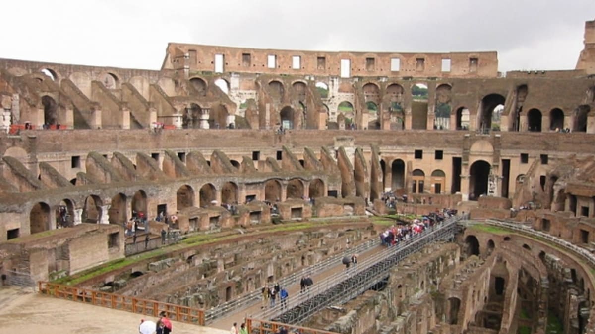Nejslavnějším amfiteátrem bylo pochopitelně římské Colosseum. WIKIMEDIA COMMONS