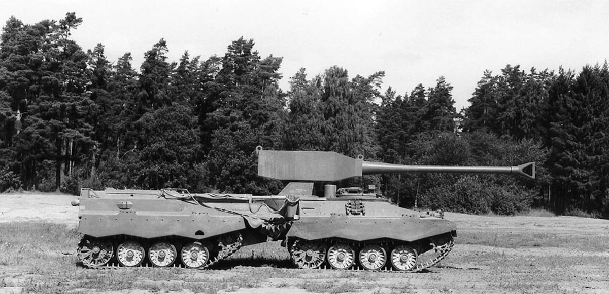 Švédská tanková bizarnost - Švédská tanková bizarnost - Švédská tanková bizarnost - Švédská tanková bizarnost - UDES-XX-20 historický záběr